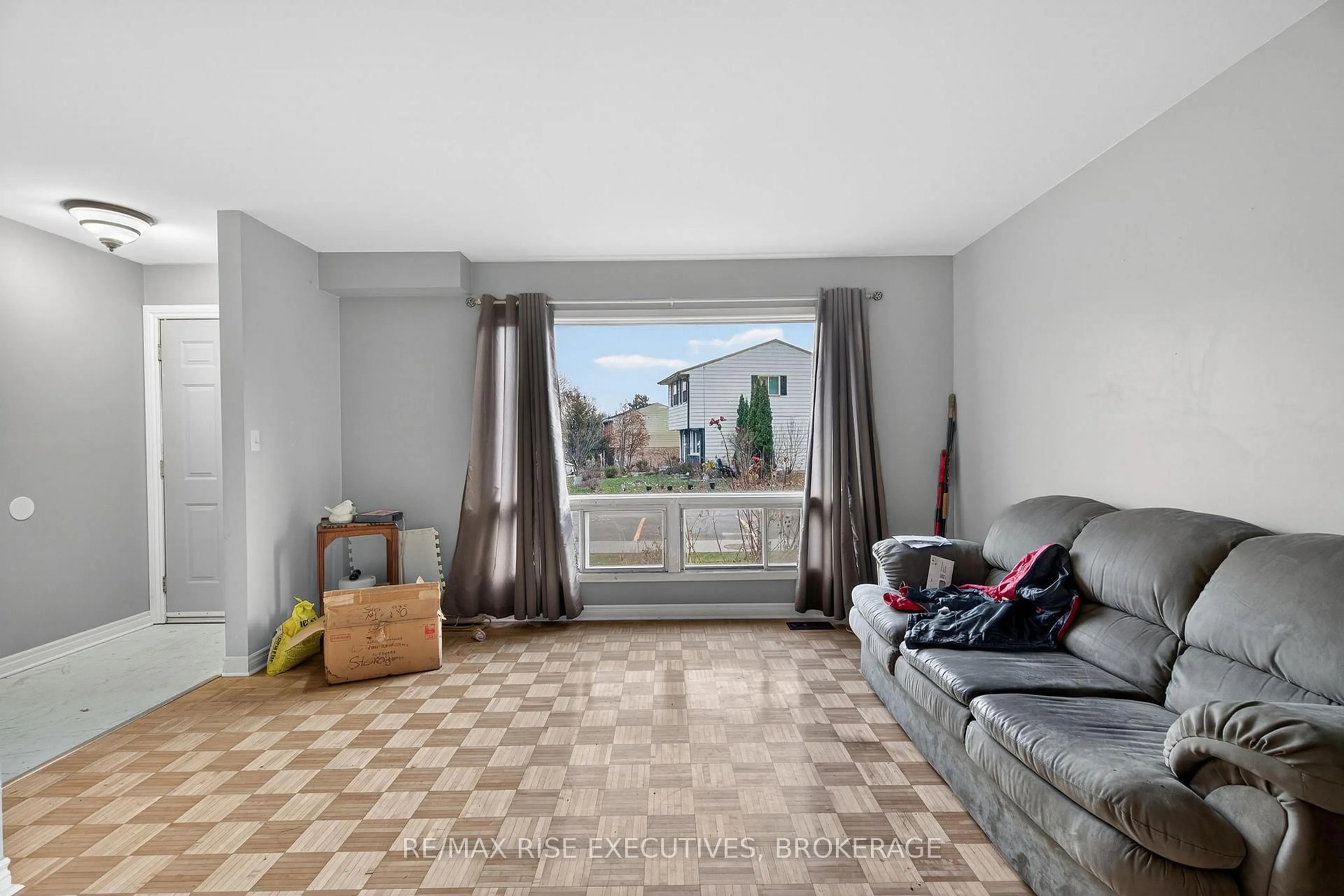 Unknown for 924 Amberdale Cres #114, Kingston Ontario K7M 6V1