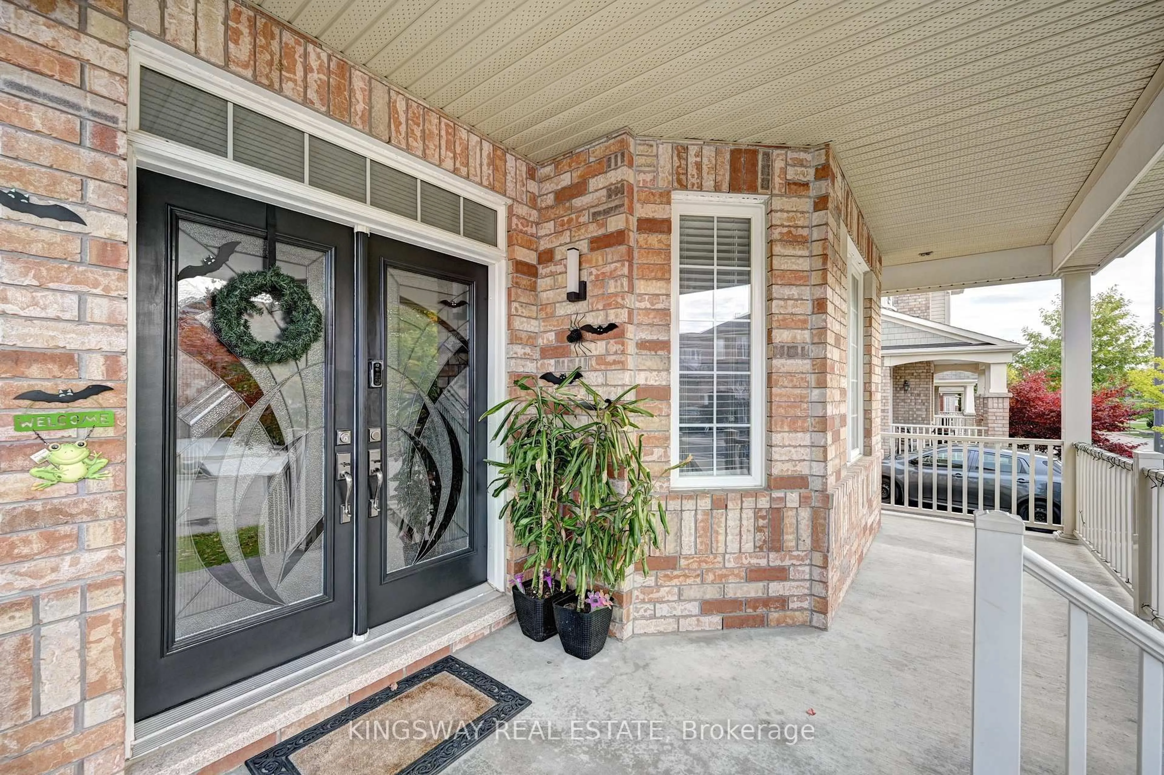 Indoor entryway for 32 Weir St, Cambridge Ontario N3C 0B9