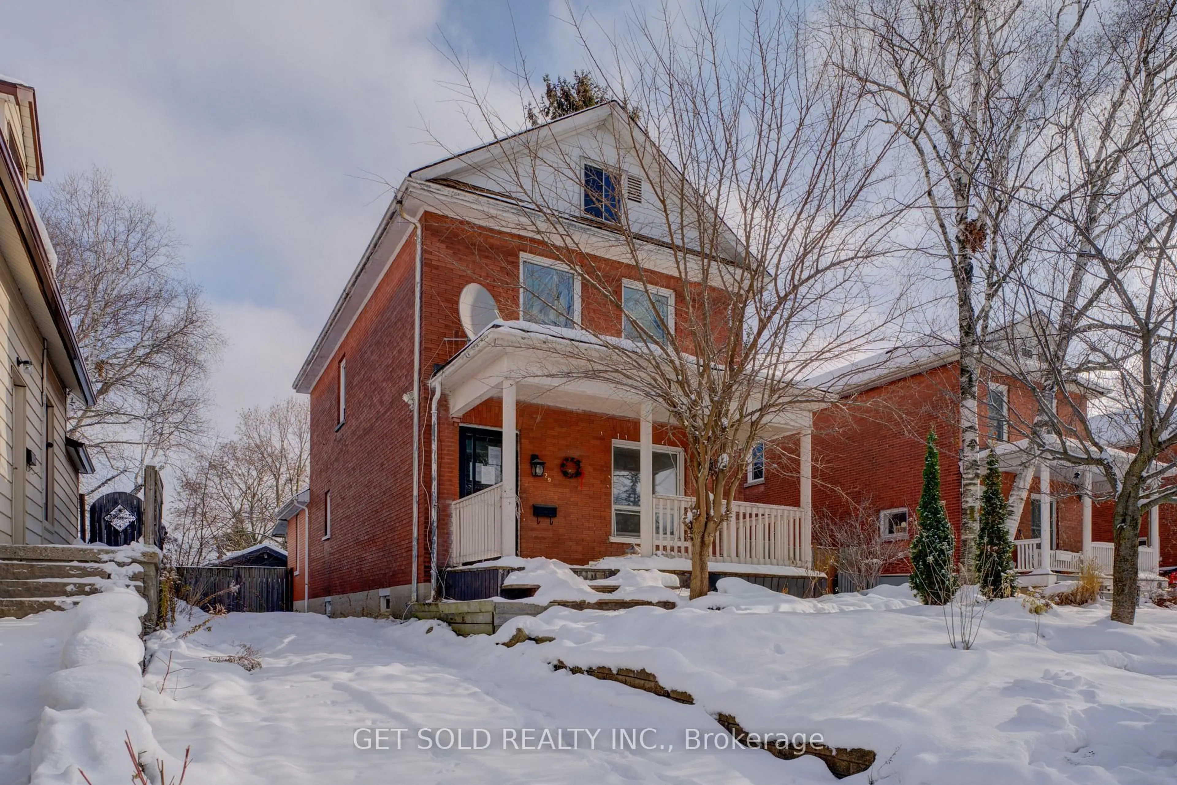 Home with brick exterior material, street for 29 Haddington St, Cambridge Ontario N1R 3P8