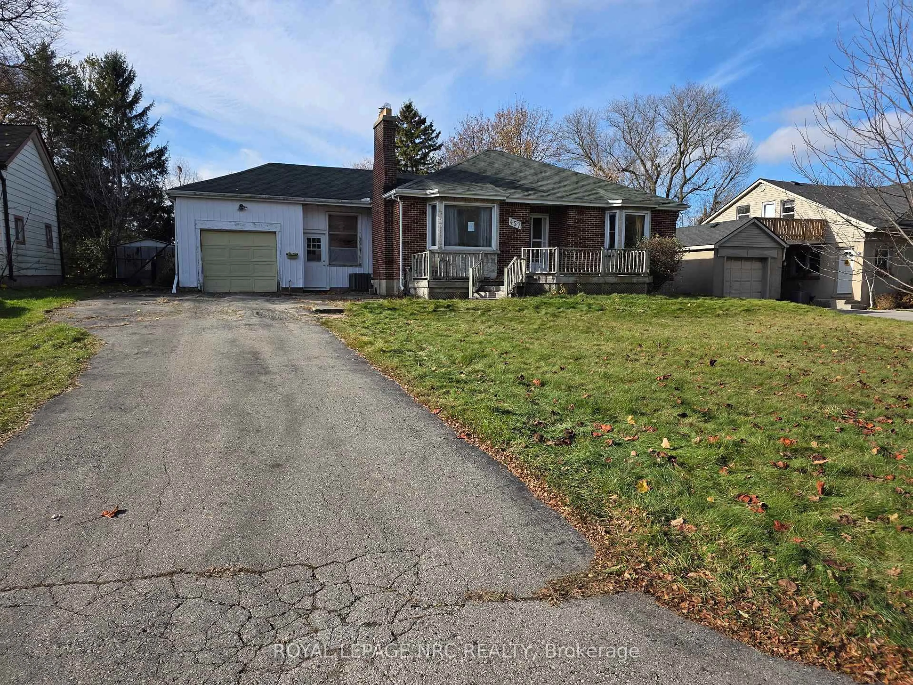 A pic from outside/outdoor area/front of a property/back of a property/a pic from drone, street for 457 Arvilla Blvd, London East Ontario N5V 1S7