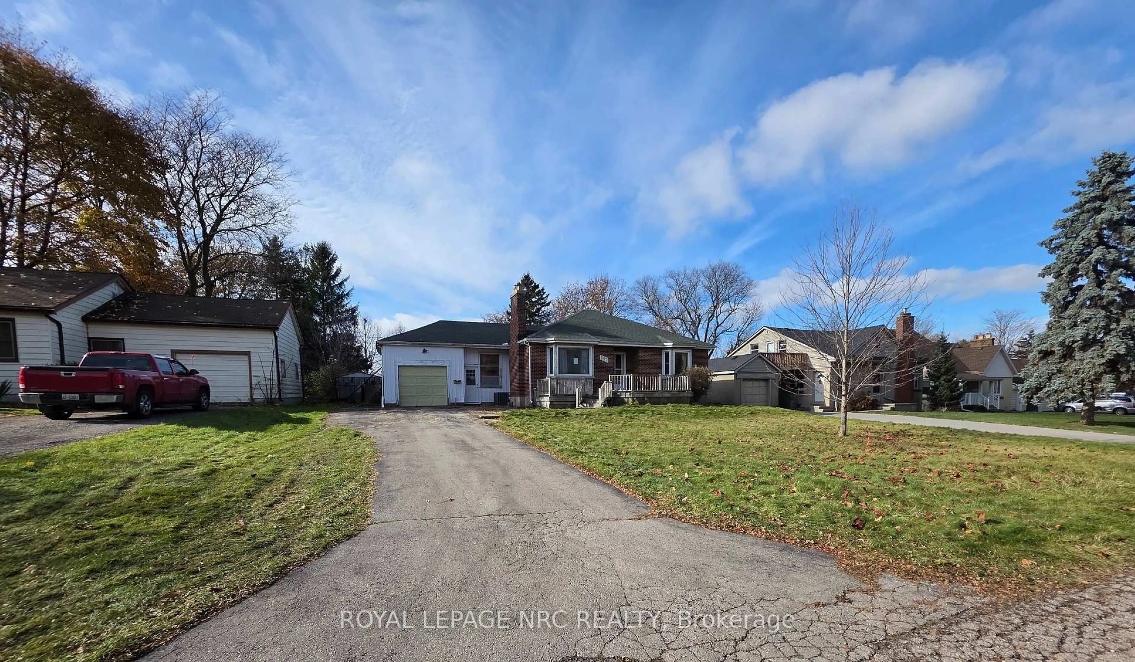 A pic from outside/outdoor area/front of a property/back of a property/a pic from drone, street for 457 Arvilla Blvd, London East Ontario N5V 1S7