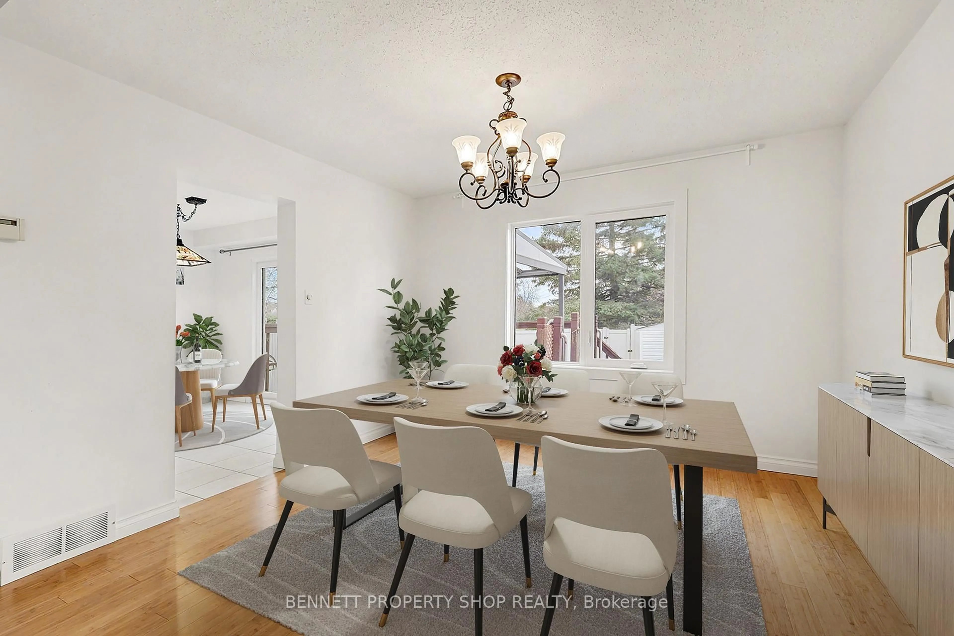 Dining room, wood/laminate floor for 18 Shetland Way, Kanata Ontario K2M 1R9