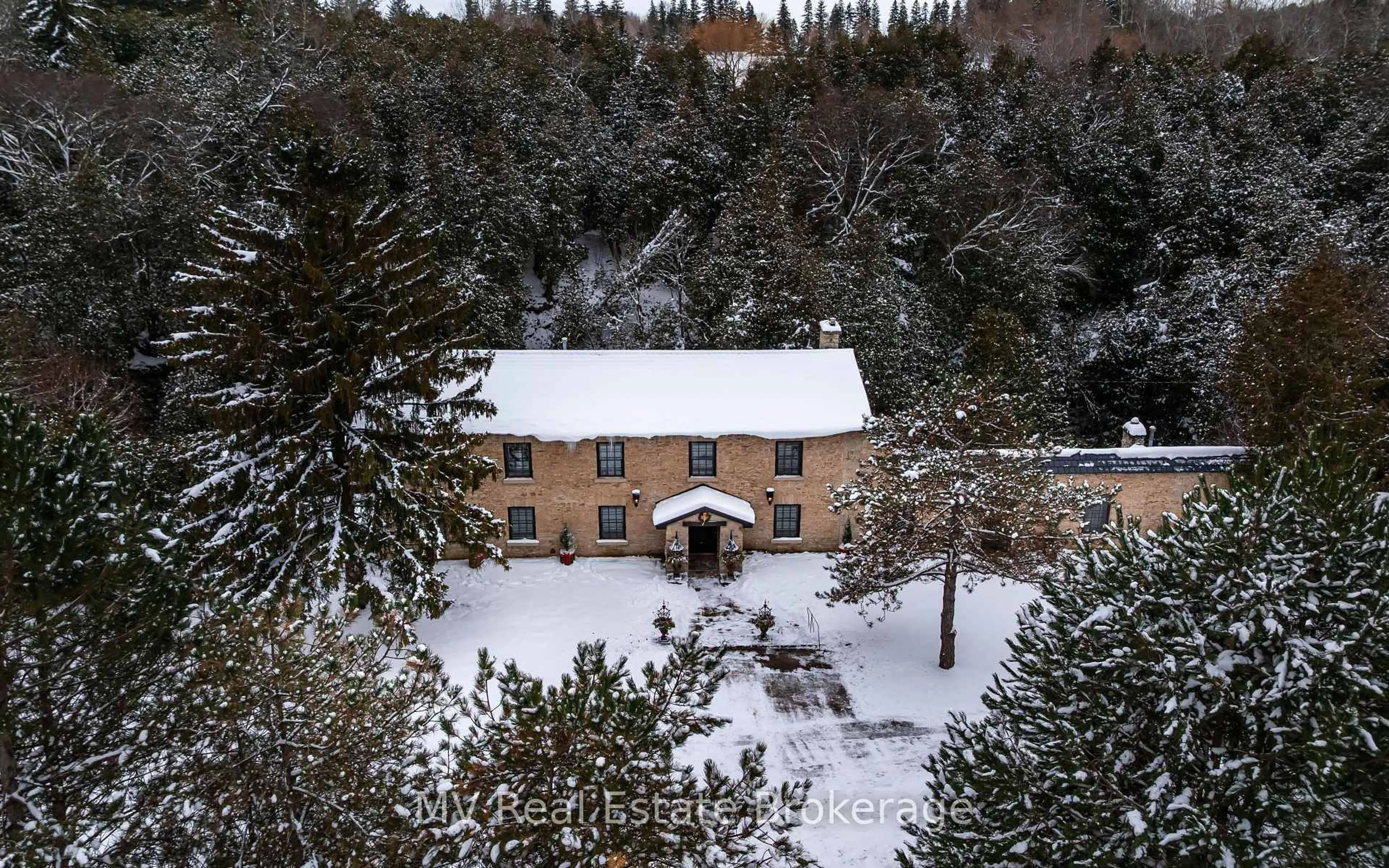 A pic from outside/outdoor area/front of a property/back of a property/a pic from drone, building for 6 MillRidge Estate Private, Centre Wellington Ontario N0B 1S0
