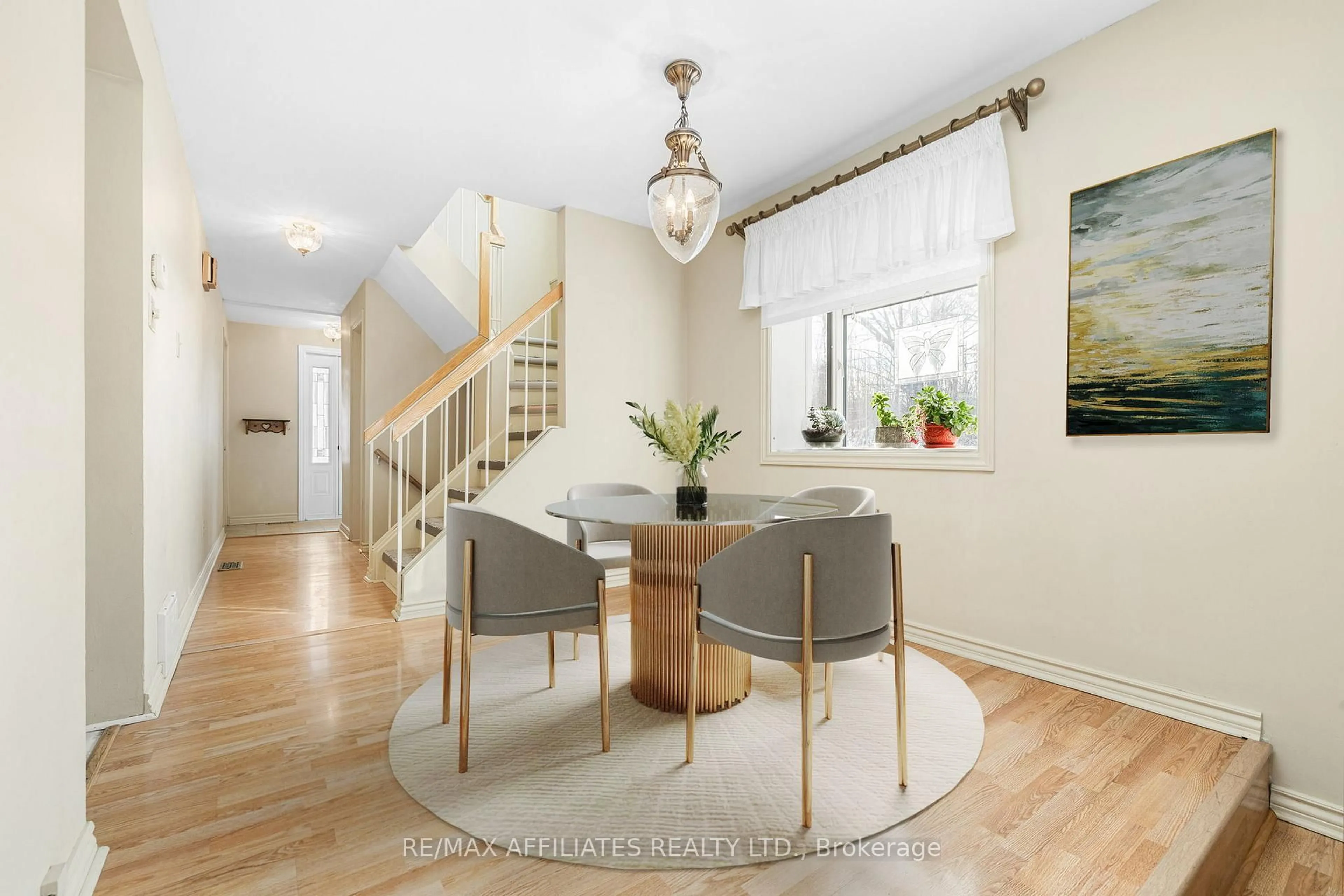 Dining room, unknown for 2 Shadow Crt, Ottawa Ontario K2H 9E4