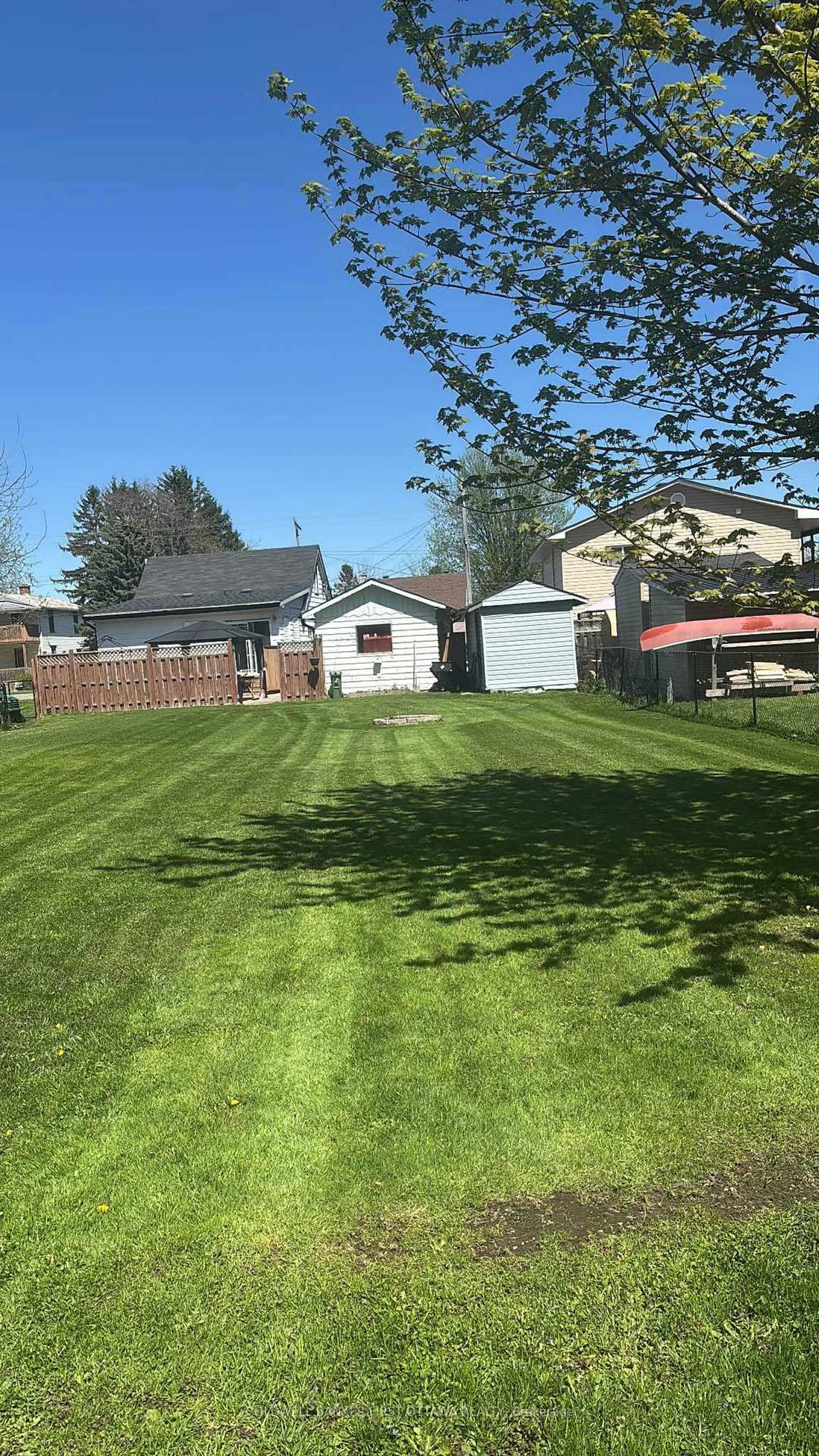 A pic from outside/outdoor area/front of a property/back of a property/a pic from drone, street for 8712 Bank St, Vernon Ontario K0A 3J0