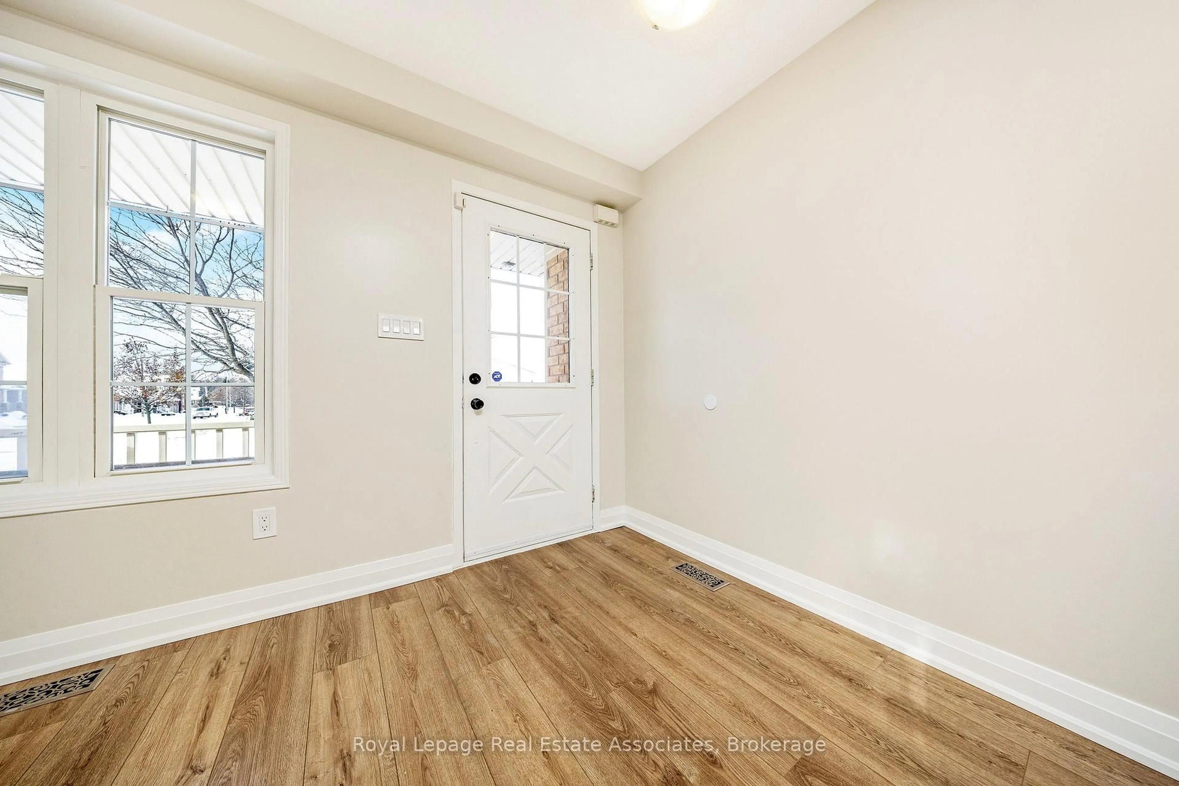 Indoor entryway for 4 Griffiths Ave, Cambridge Ontario N1P 1J7