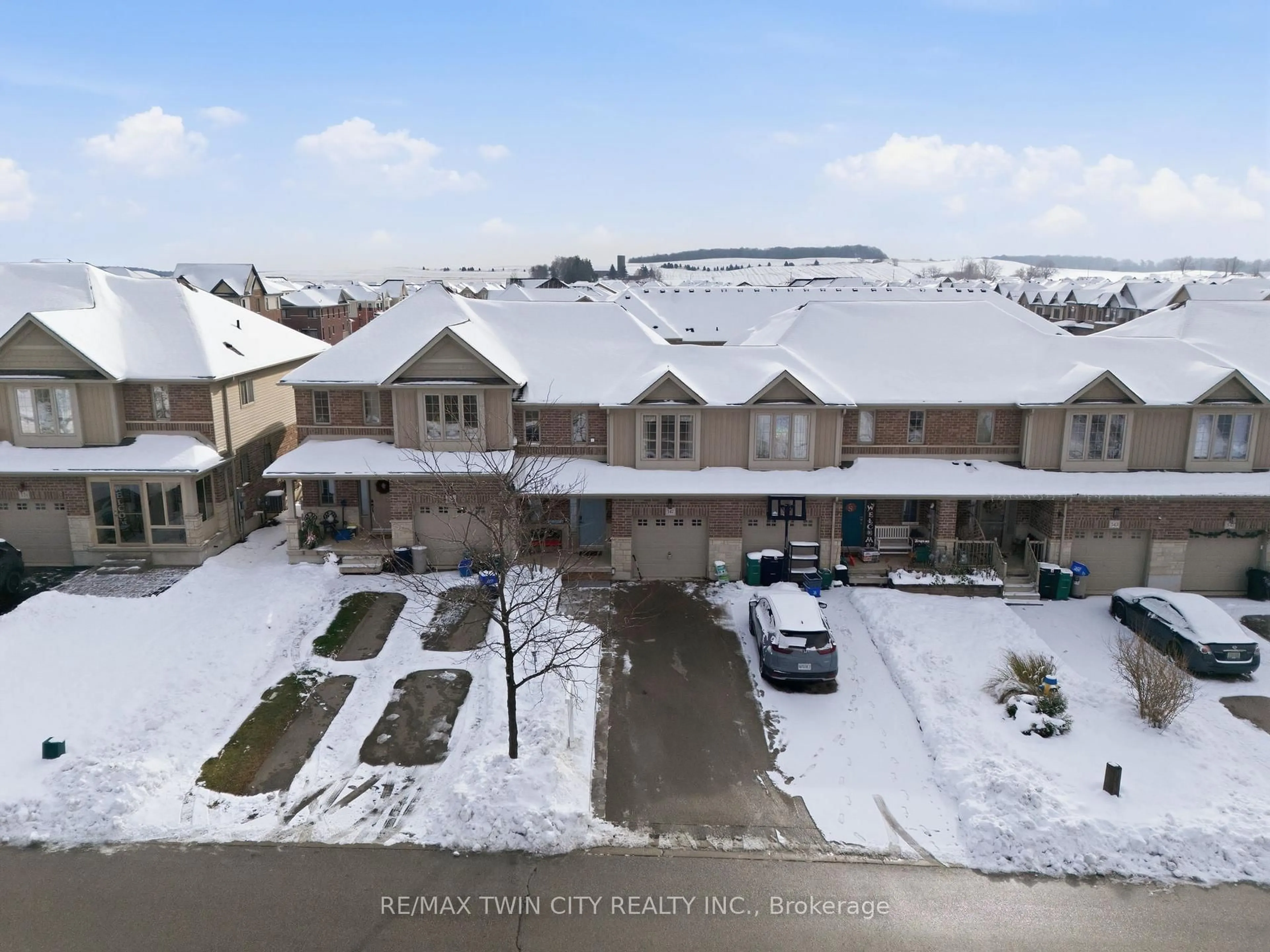 A pic from outside/outdoor area/front of a property/back of a property/a pic from drone, mountain view for 347 Vincent Dr, North Dumfries Ontario N0B 1E0