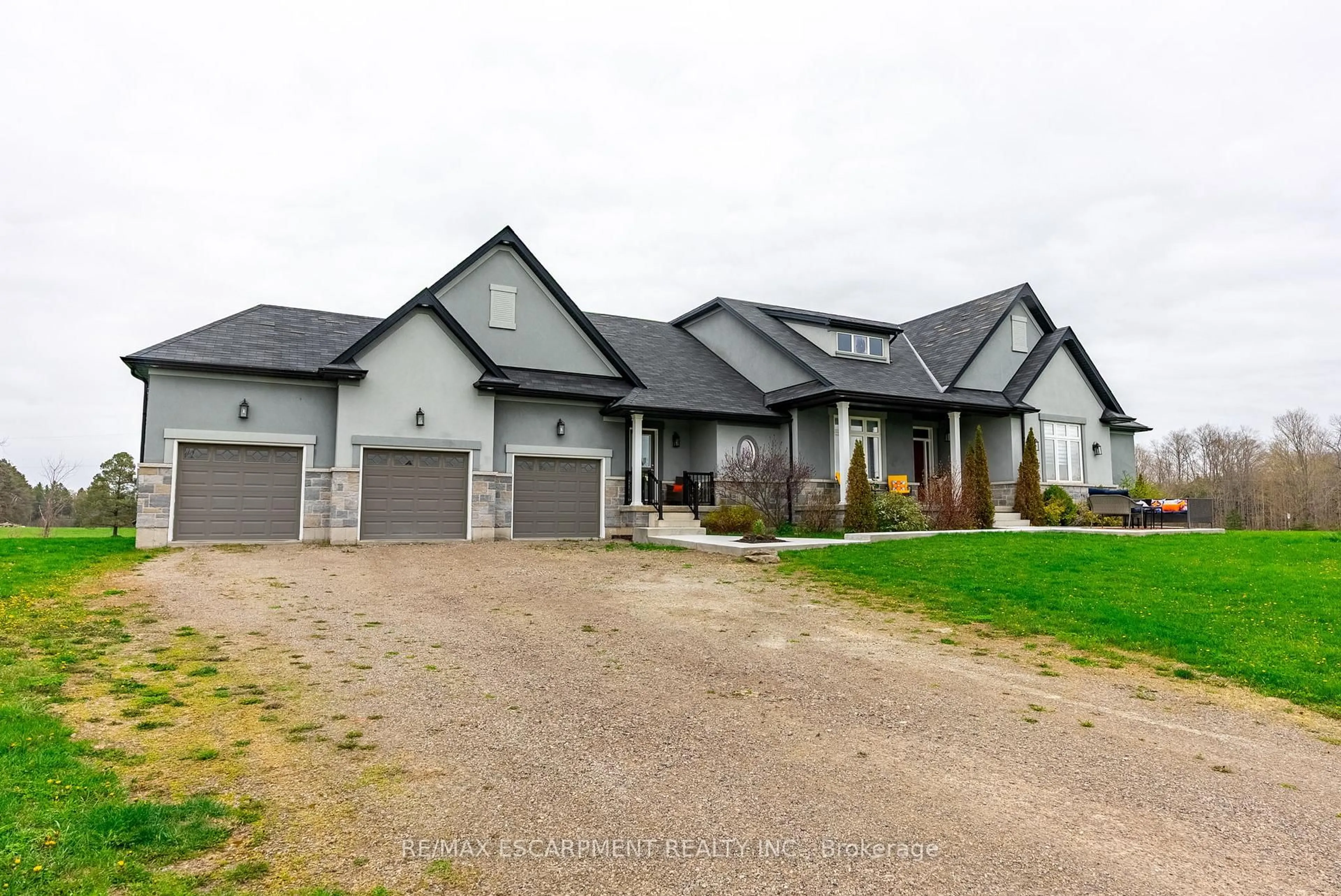 Unknown for 20 Chesswood Tr, Hamilton Ontario L8N 2Z7