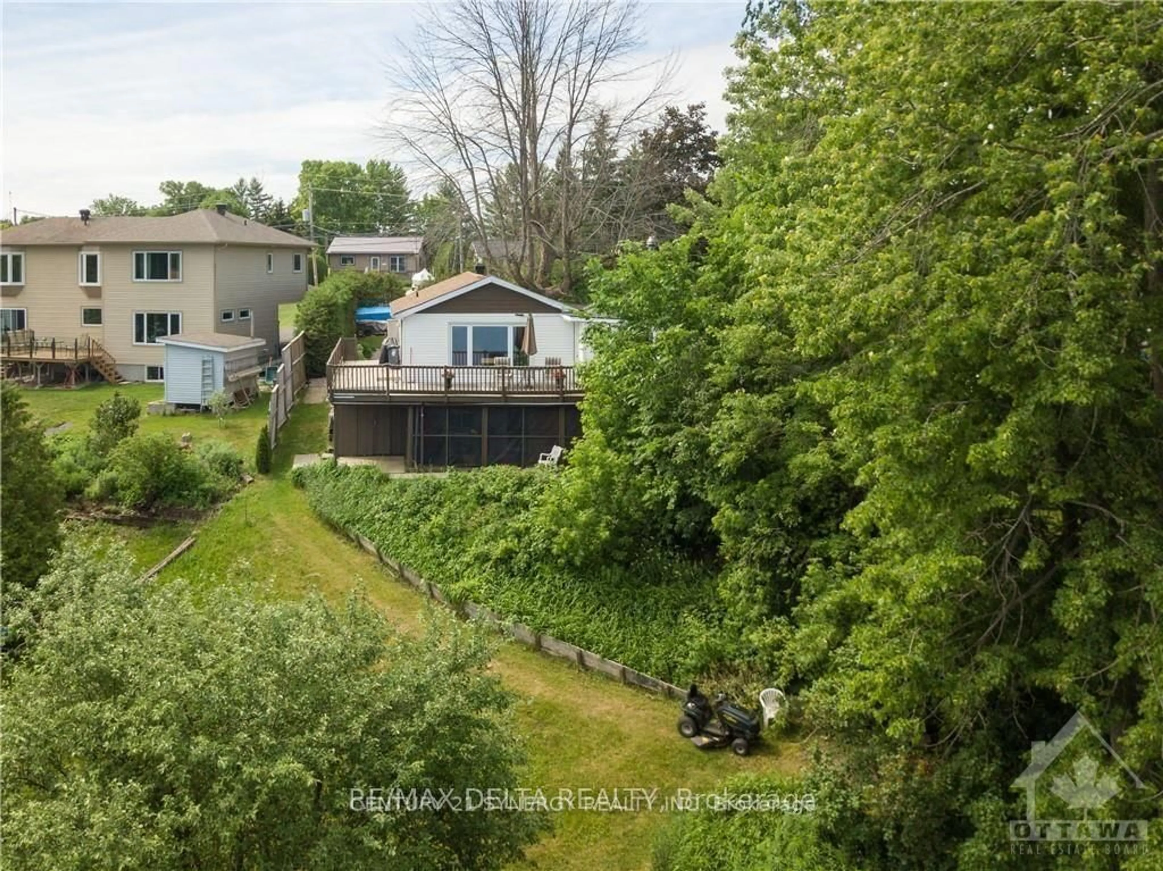 A pic from outside/outdoor area/front of a property/back of a property/a pic from drone, water/lake/river/ocean view for 3641 Principale St, Alfred and Plantagenet Ontario K0A 3K0