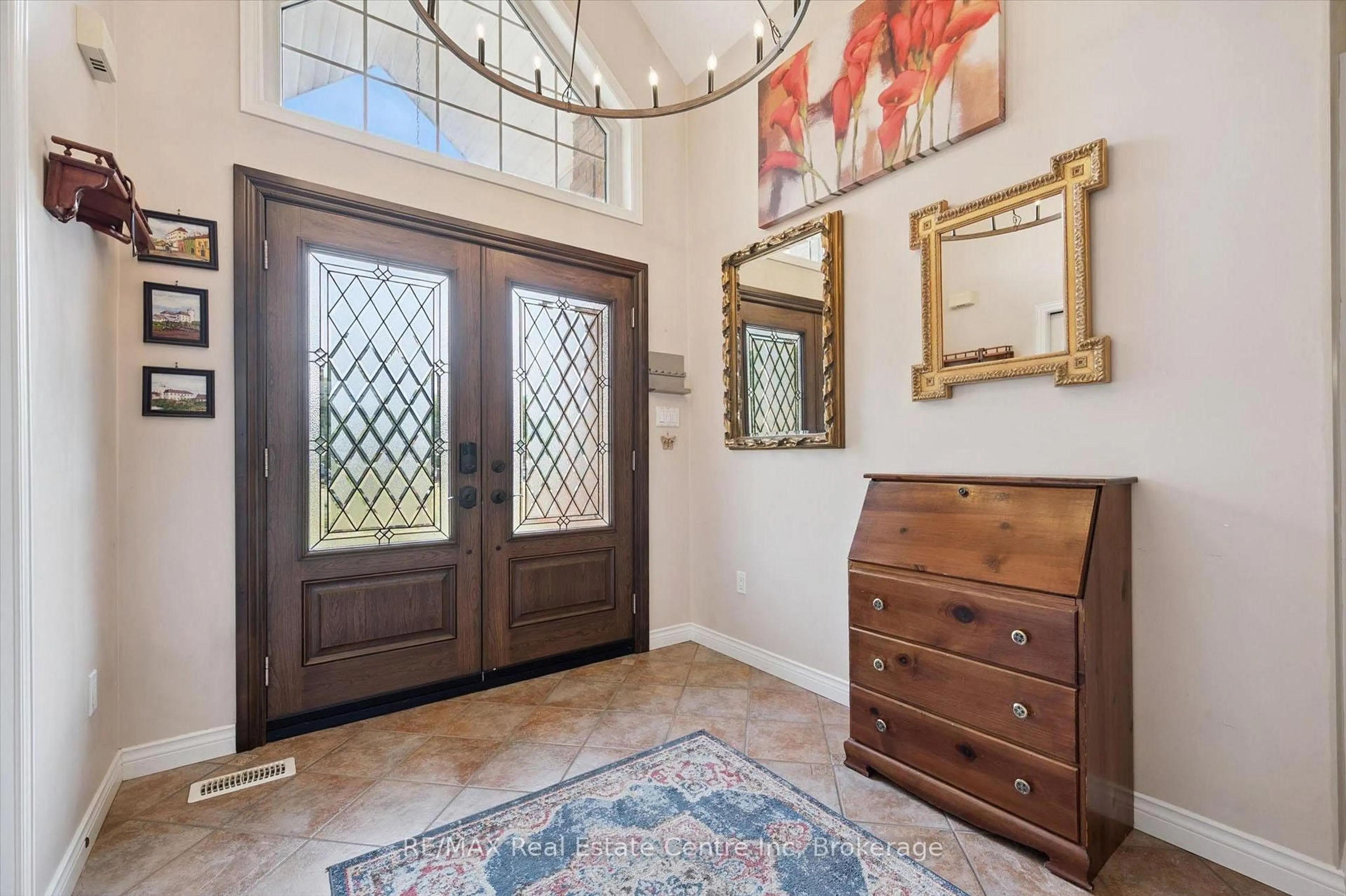 Indoor entryway for 5044 WHITELAW Rd, Guelph/Eramosa Ontario N1H 6J3