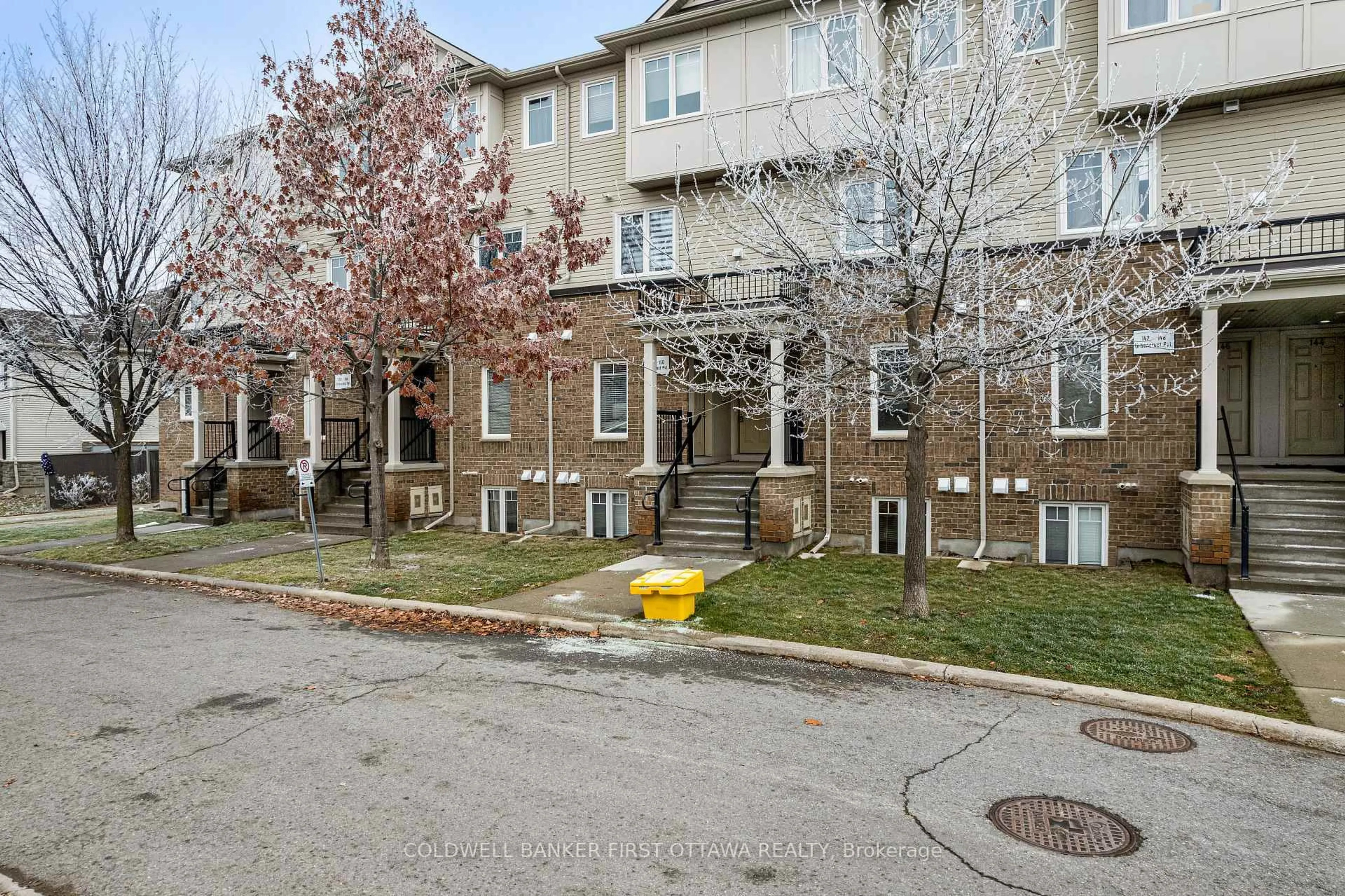 Patio, street for 150 Urbancrest Private, Barrhaven Ontario T1P 1L9