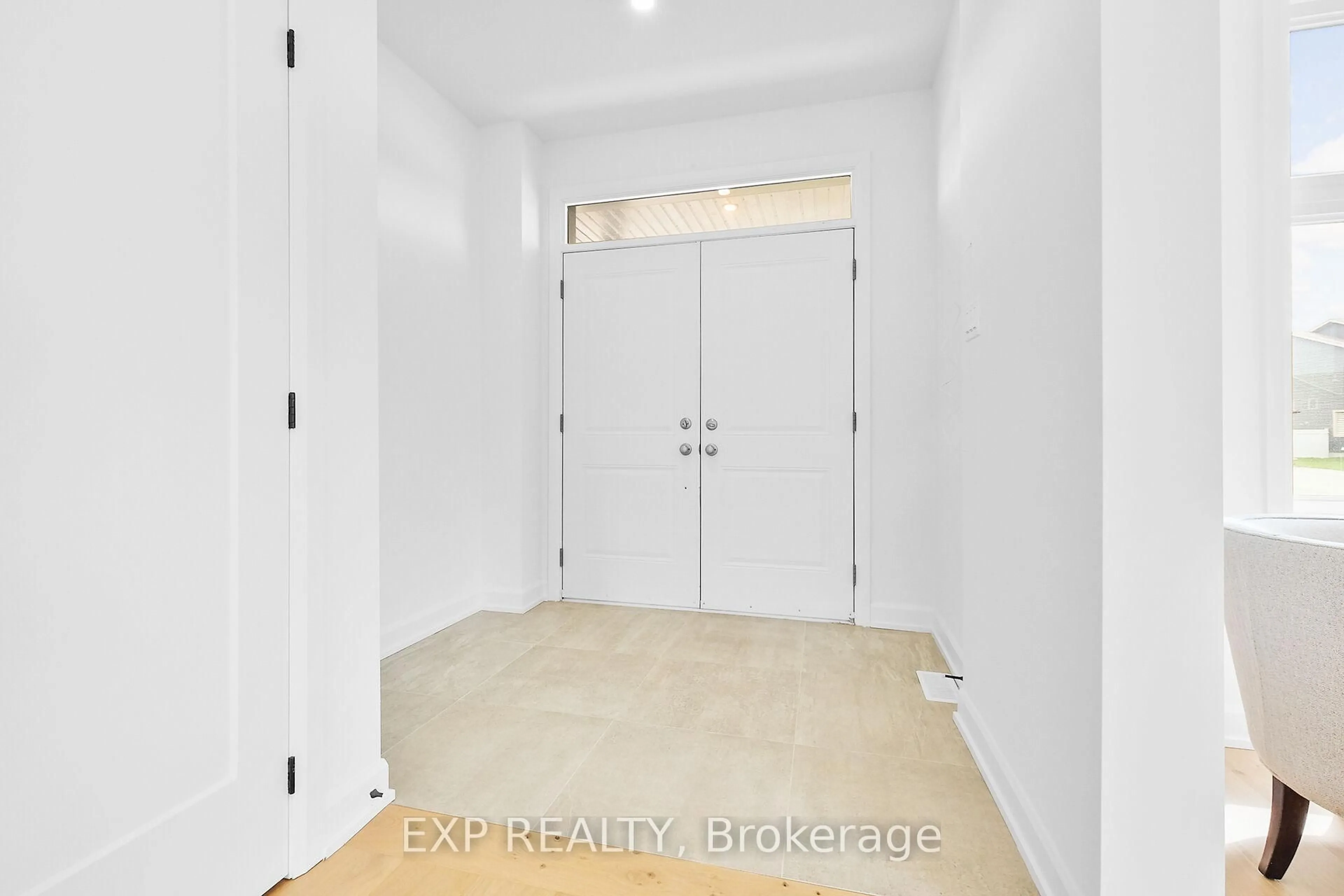 Indoor entryway for 413 FLEET CANUCK Private, Ottawa Ontario K2M 0M5