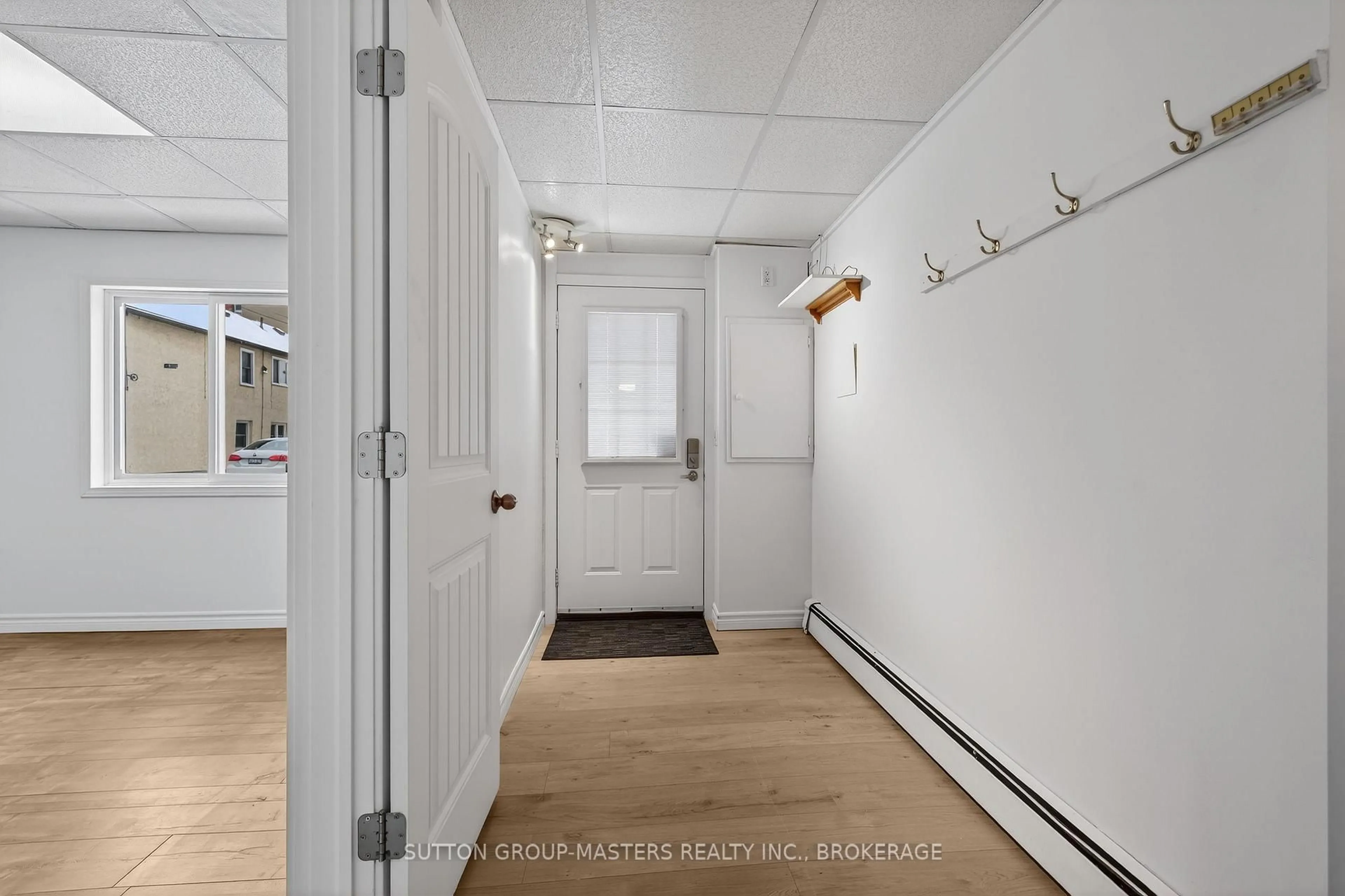 Indoor entryway for 16 Corrigan St, Kingston Ontario K7K 1S4