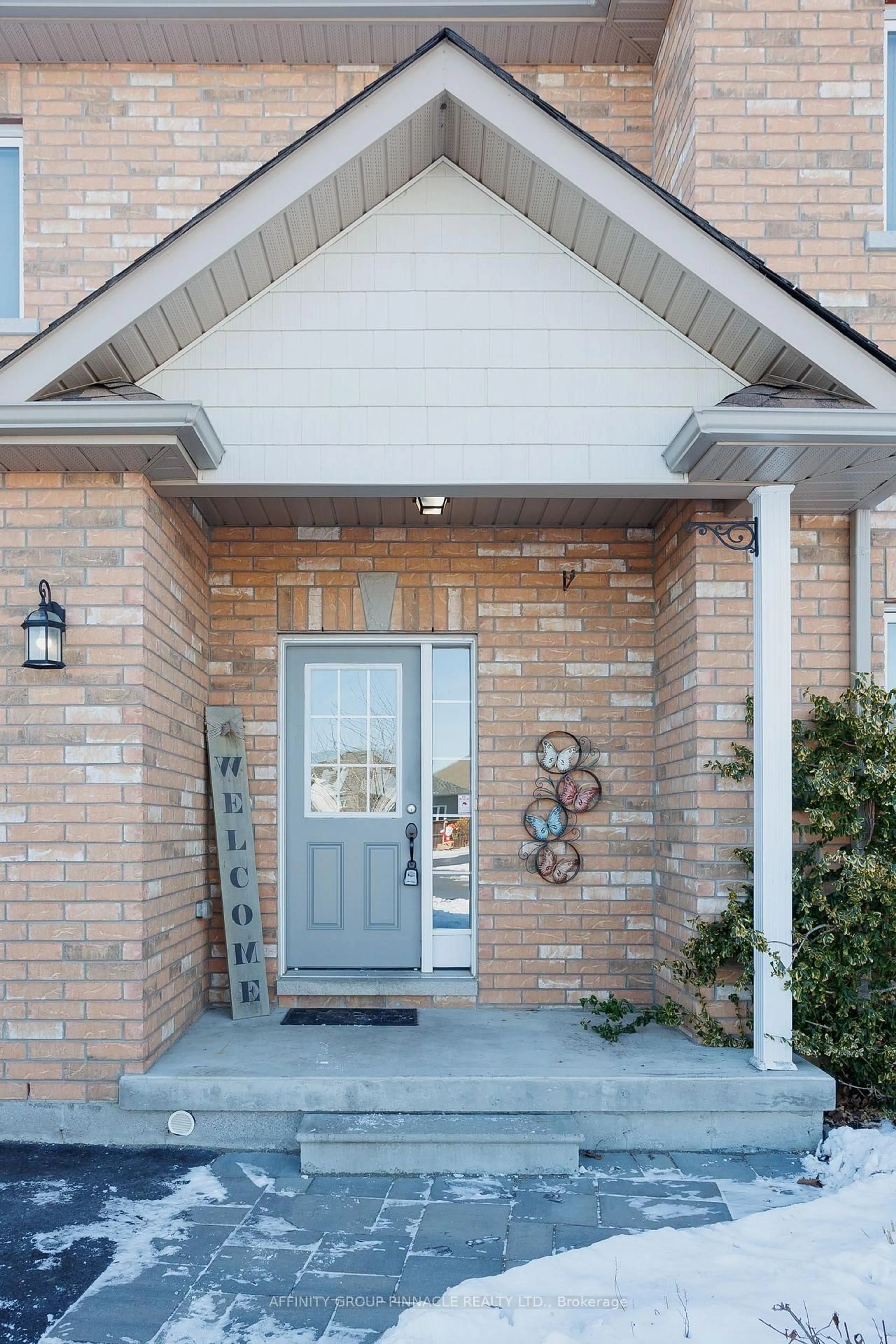 Home with brick exterior material, street for 11 Moynes Crt, Kawartha Lakes Ontario K9V 0L2