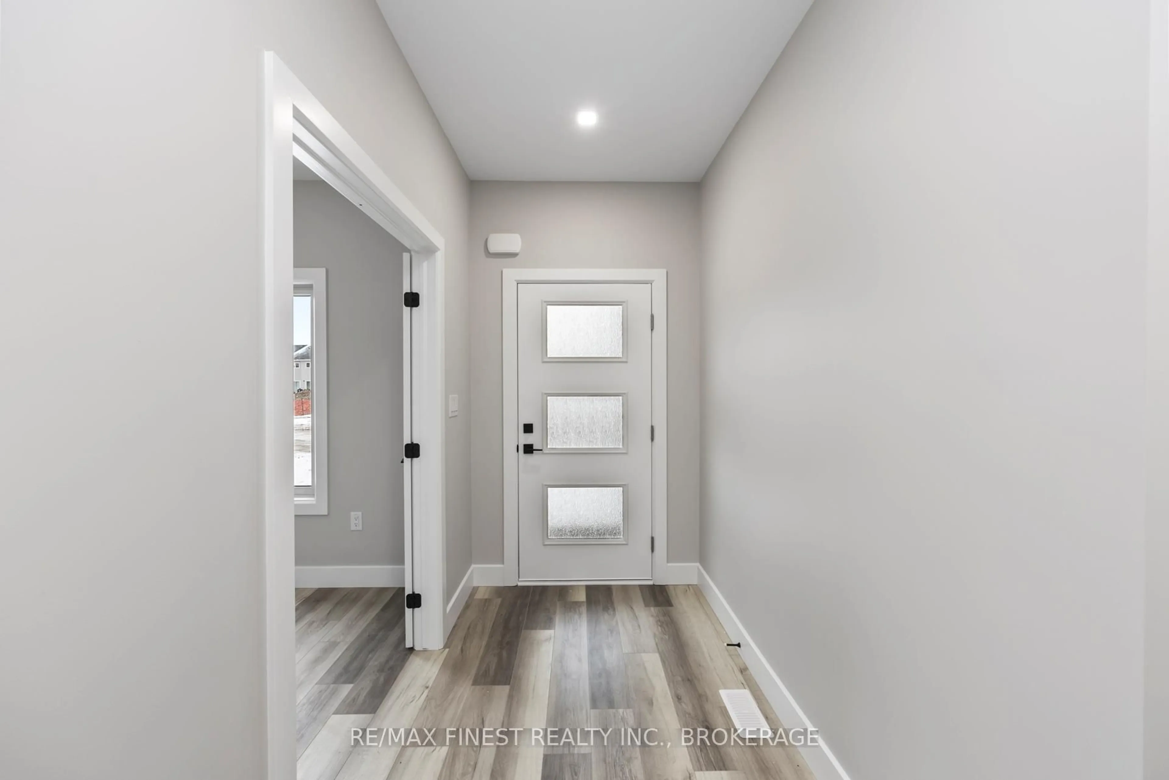 Indoor entryway for 161 Creighton Dr, Loyalist Ontario K0K 2H0