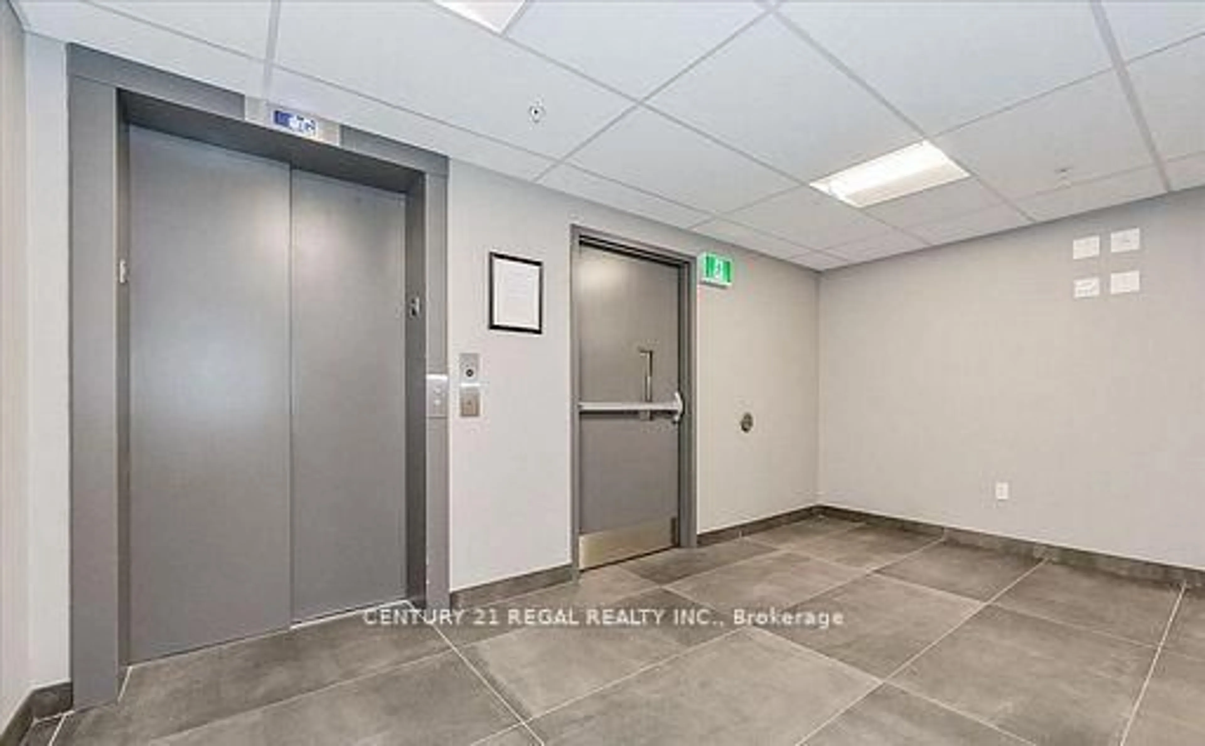 Indoor foyer for 99B Farley Rd #414, Centre Wellington Ontario N1M 0J9