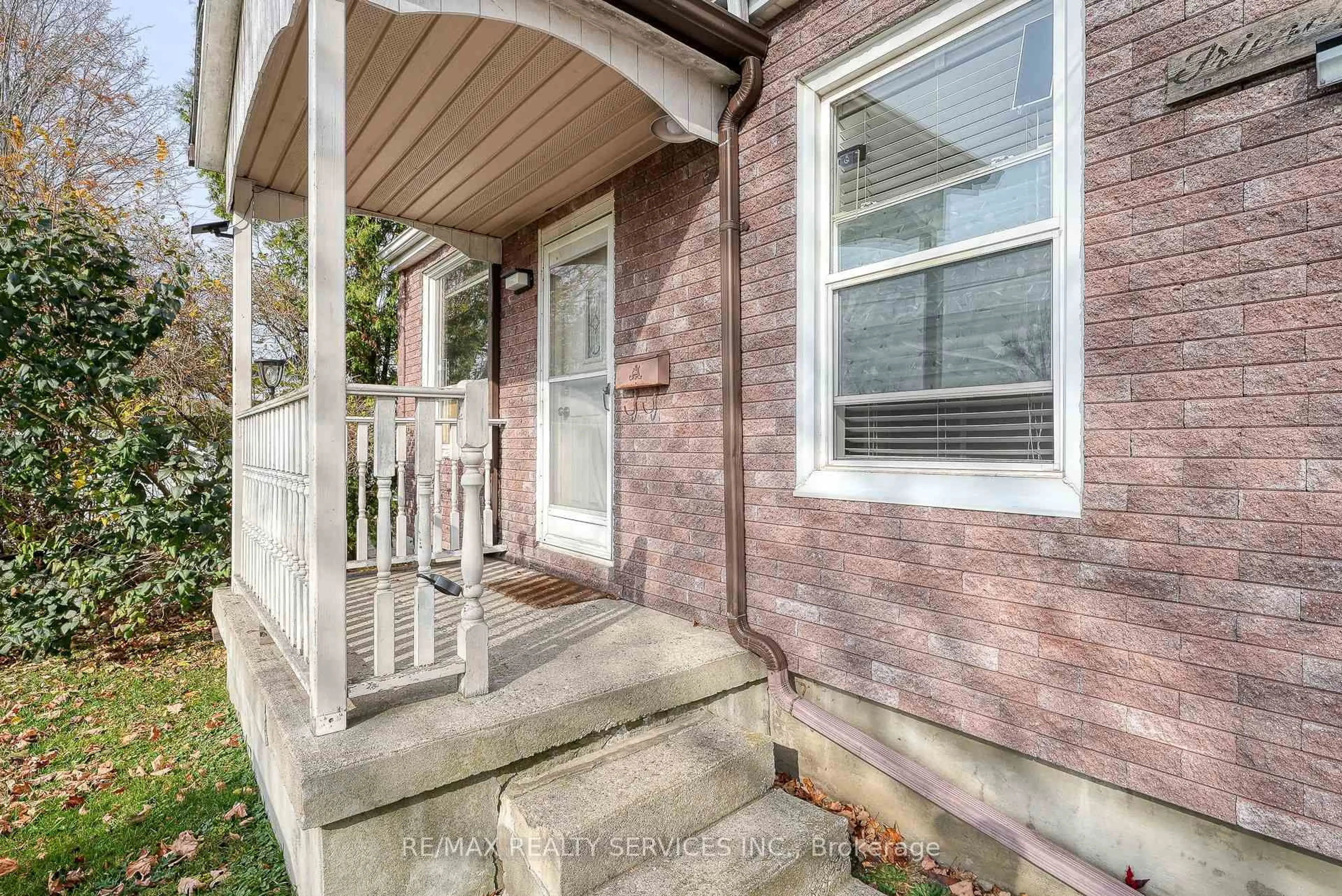 Unknown for 24 Norlan Ave, London East Ontario N5W 5P1