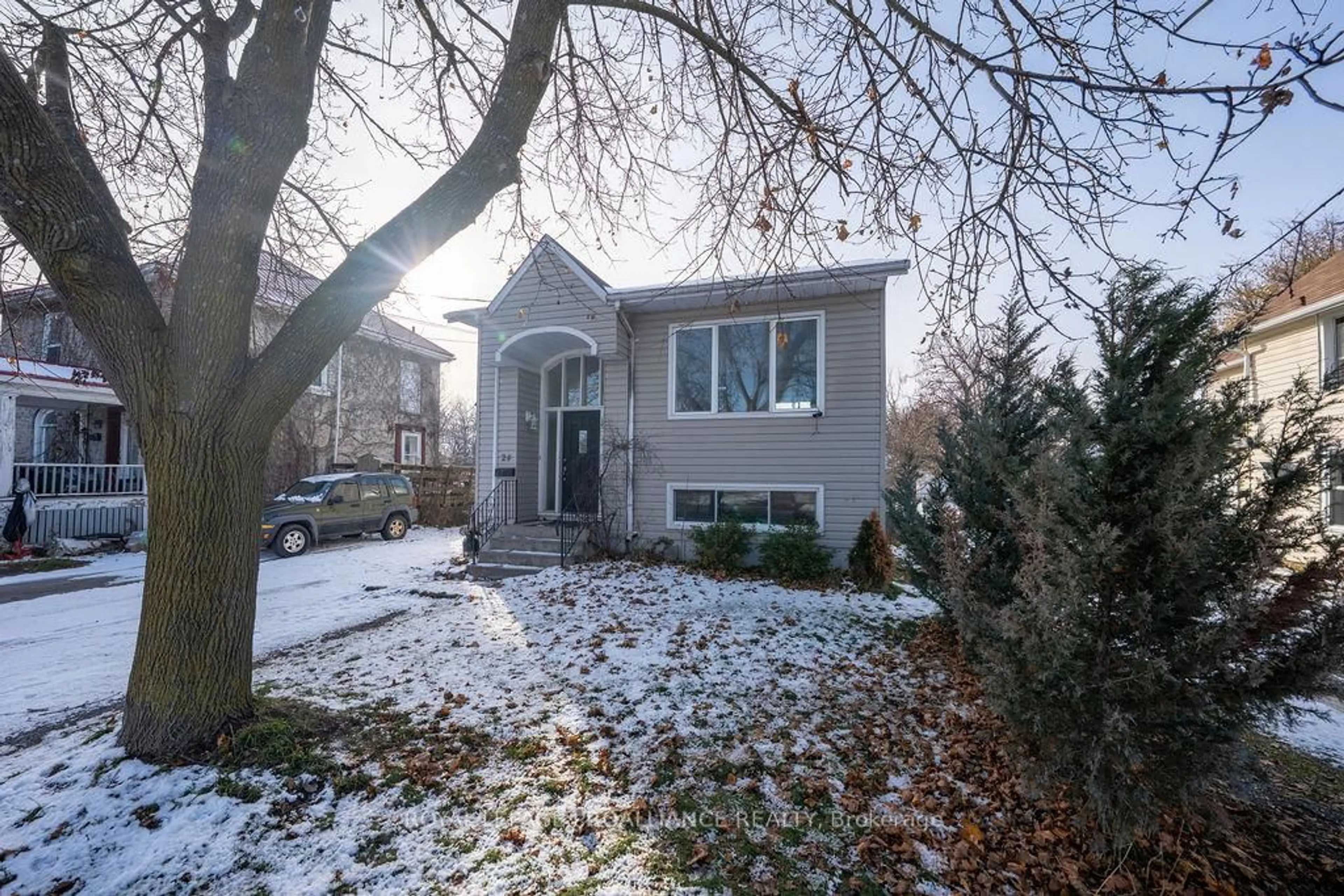 Unknown for 24 St Charles St, Belleville Ontario K8P 2V6