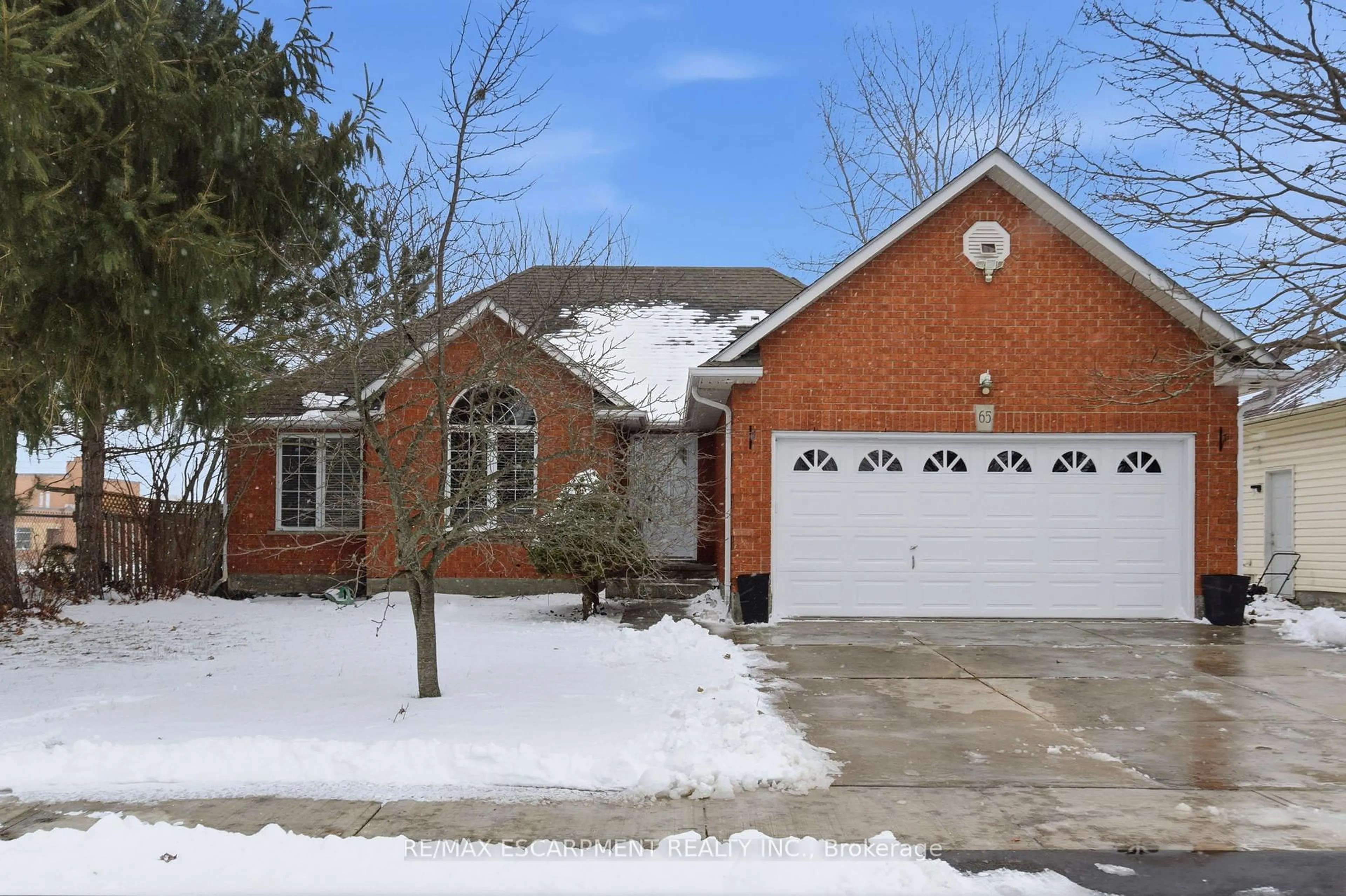 Home with brick exterior material, street for 65 Thistlemoor Dr, Haldimand Ontario N3W 2K5