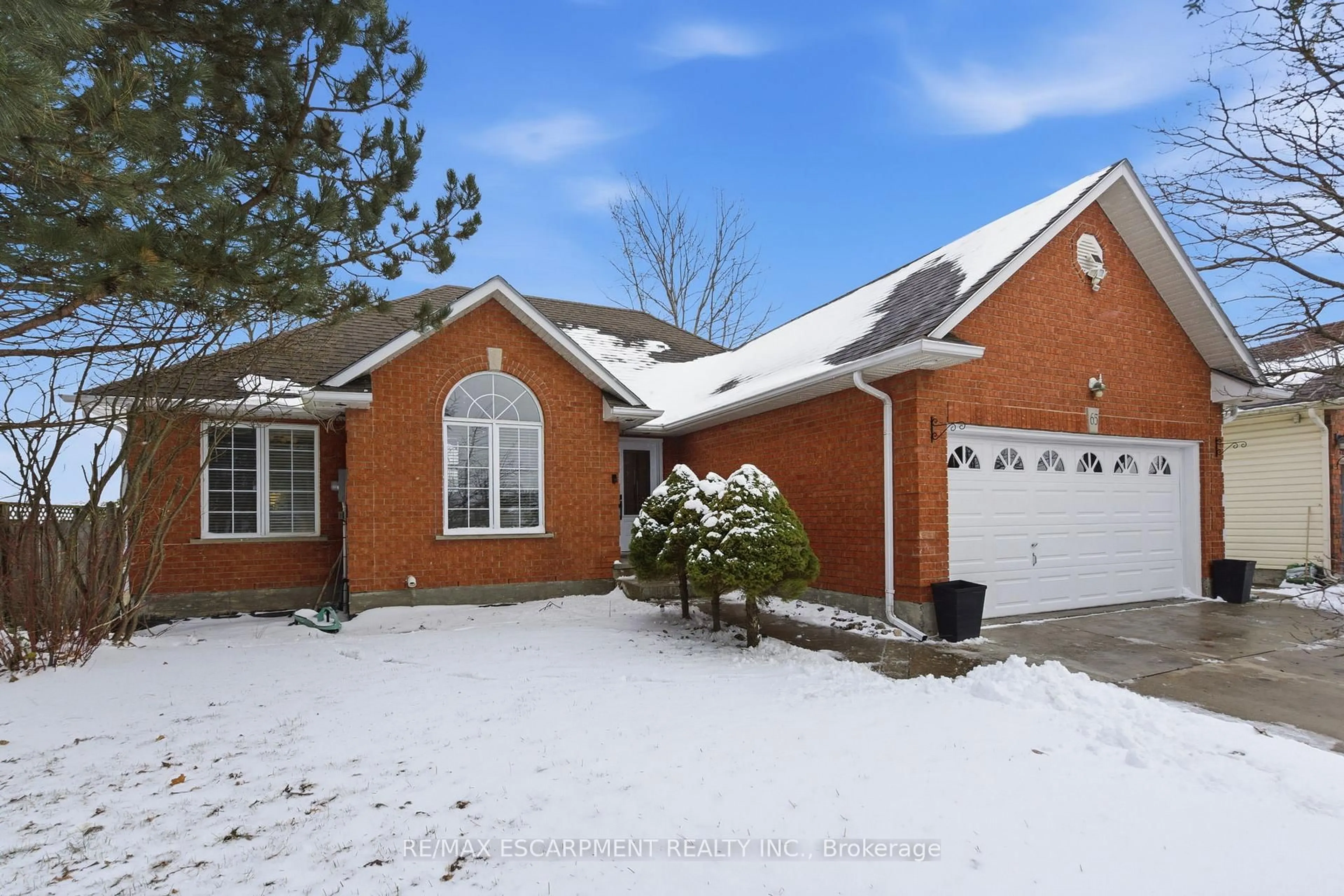 Home with brick exterior material, street for 65 Thistlemoor Dr, Haldimand Ontario N3W 2K5