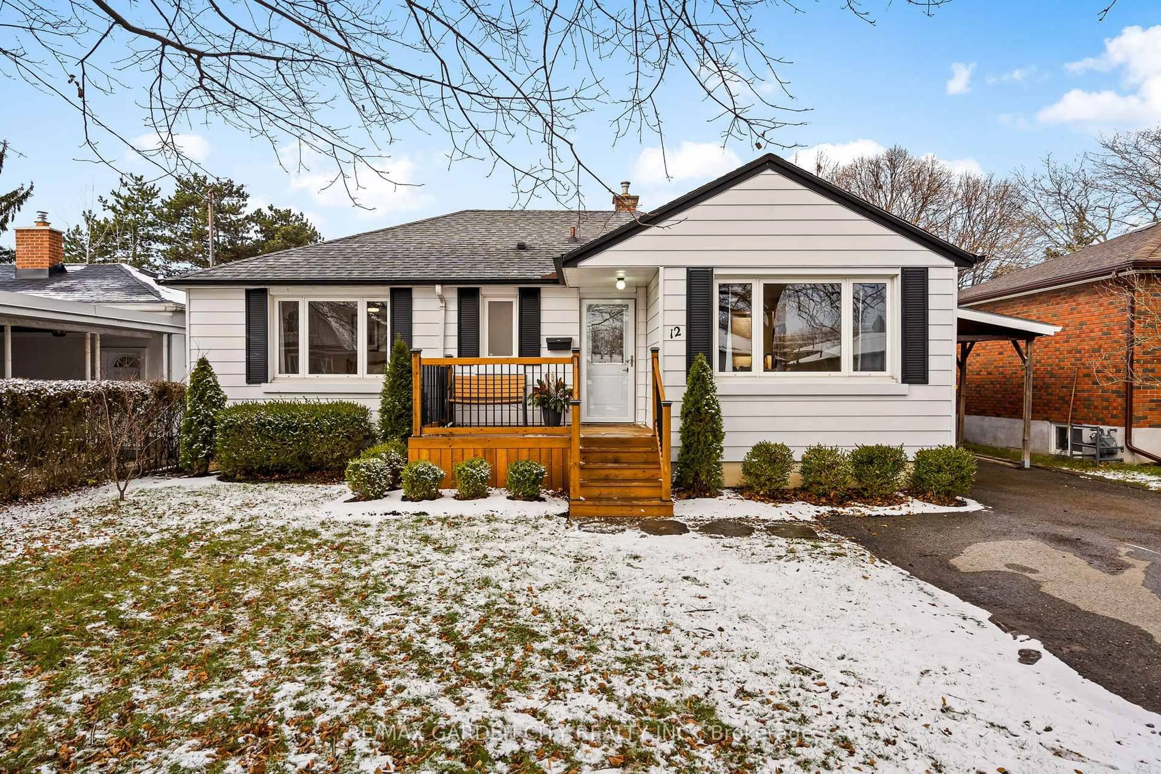 Home with vinyl exterior material, street for 12 Nello St, St. Catharines Ontario L2N 1G6