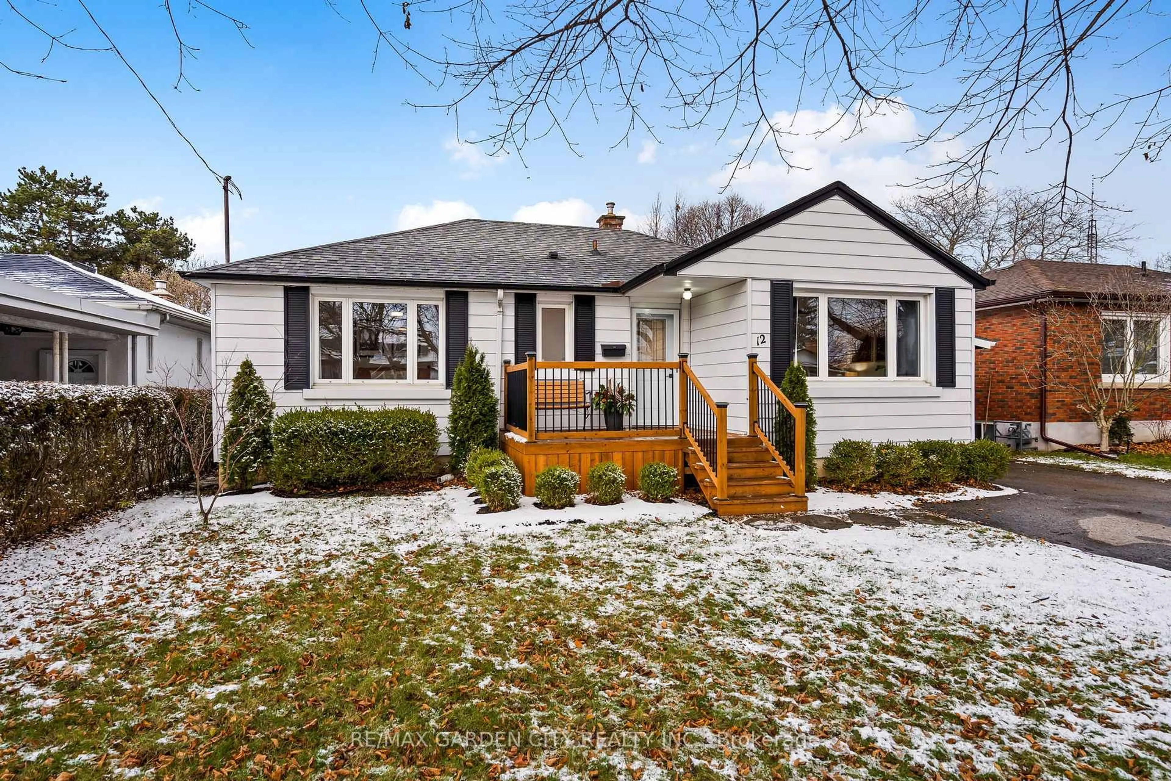 Home with vinyl exterior material, street for 12 Nello St, St. Catharines Ontario L2N 1G6