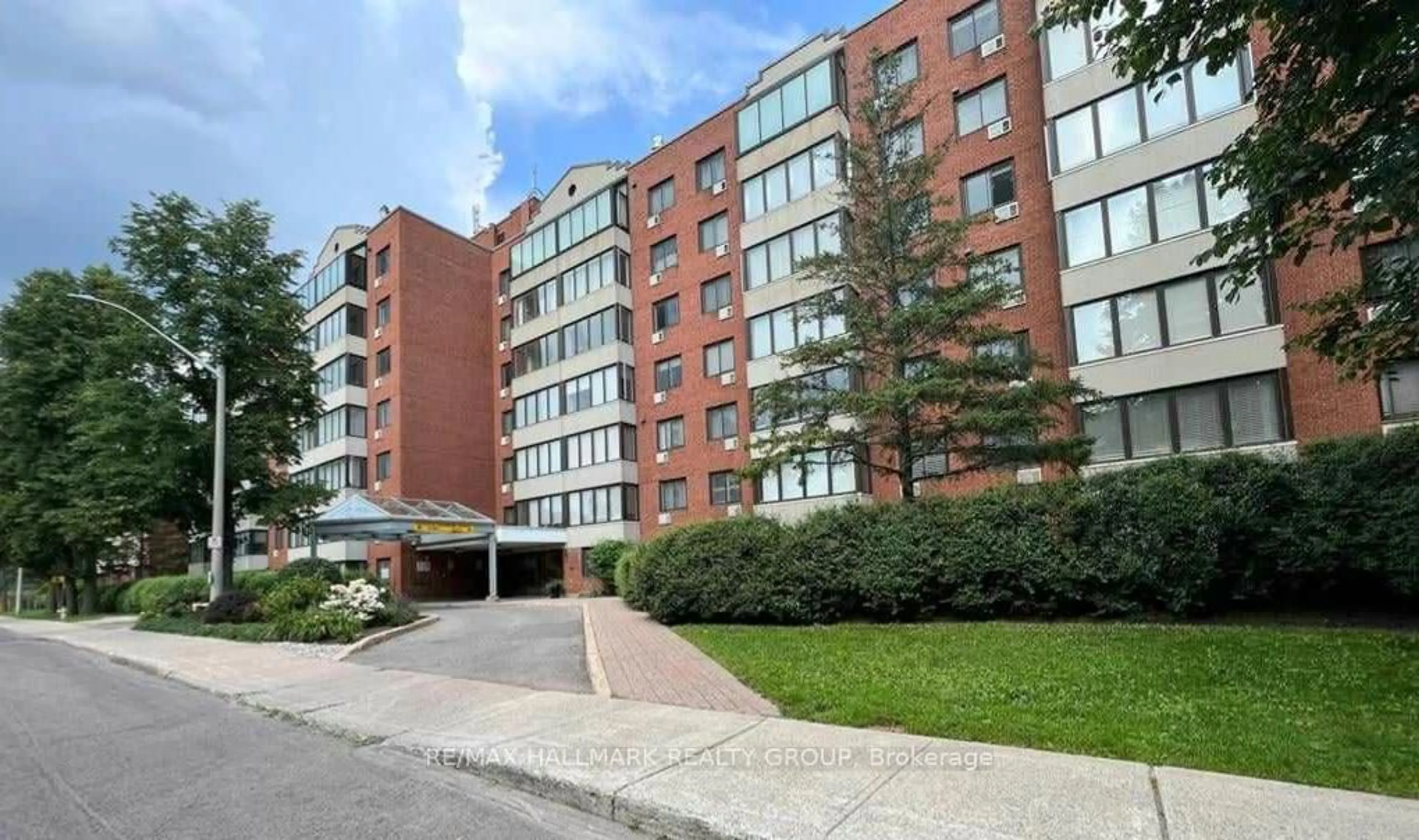 Unknown for 225 Alvin Rd #316, Ottawa Ontario K1K 4H6