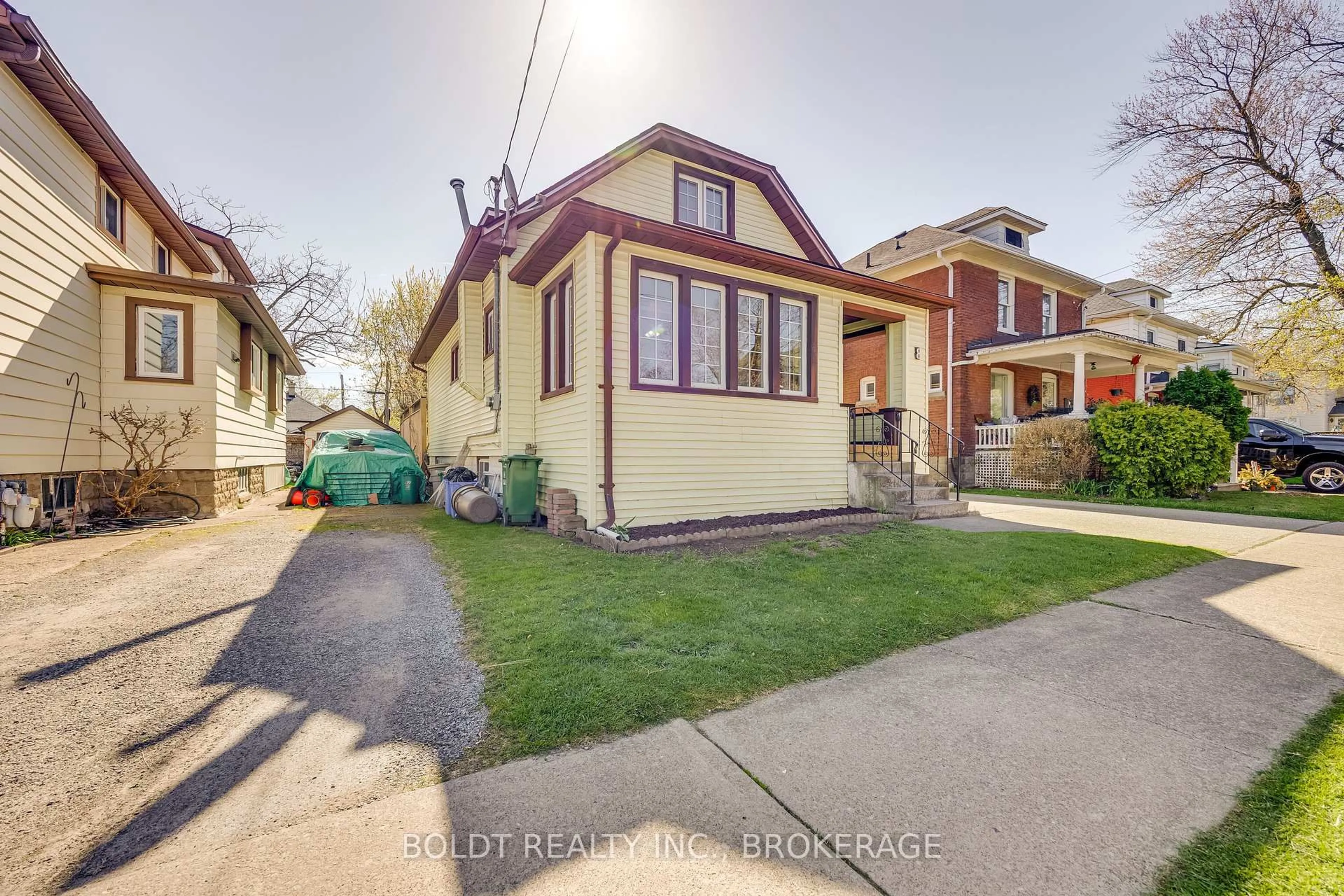 Unknown for 8 Chelsea St, St. Catharines Ontario L2P 3B8