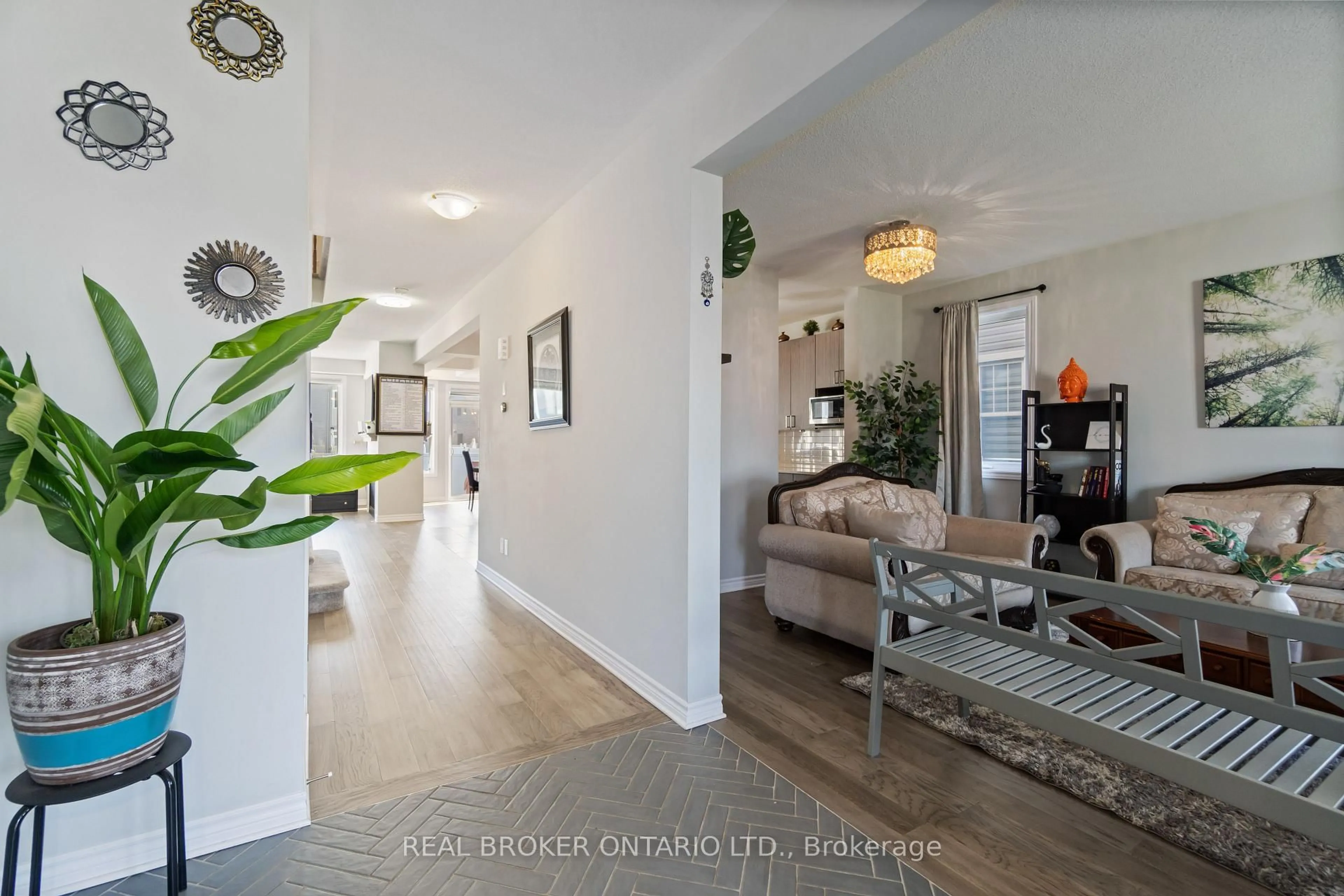 Indoor entryway for 28 Sopwith Private, Carp Ontario K0A 1L0