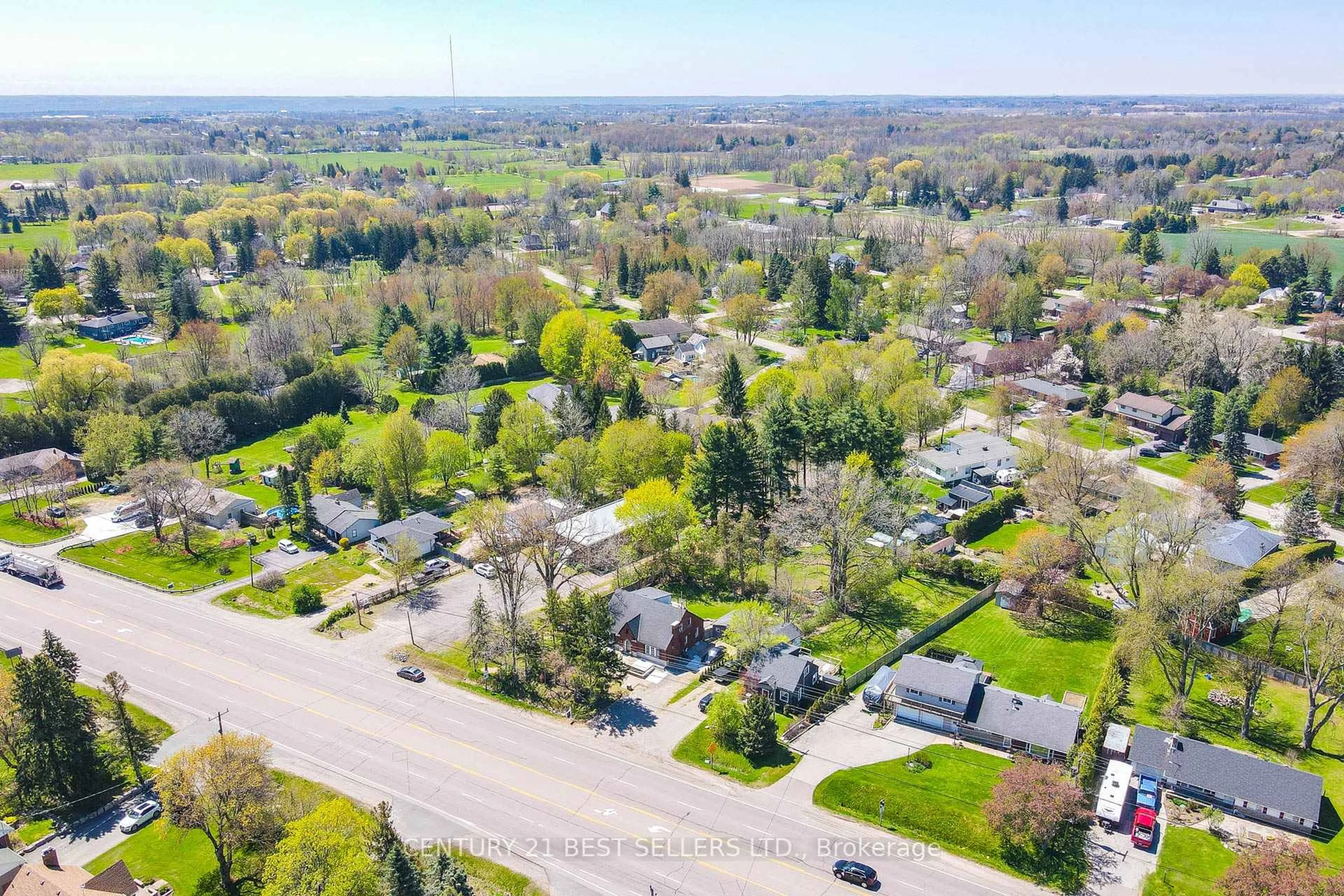 A pic from outside/outdoor area/front of a property/back of a property/a pic from drone, street for 933 Highway 6, Hamilton Ontario L8N 2Z7
