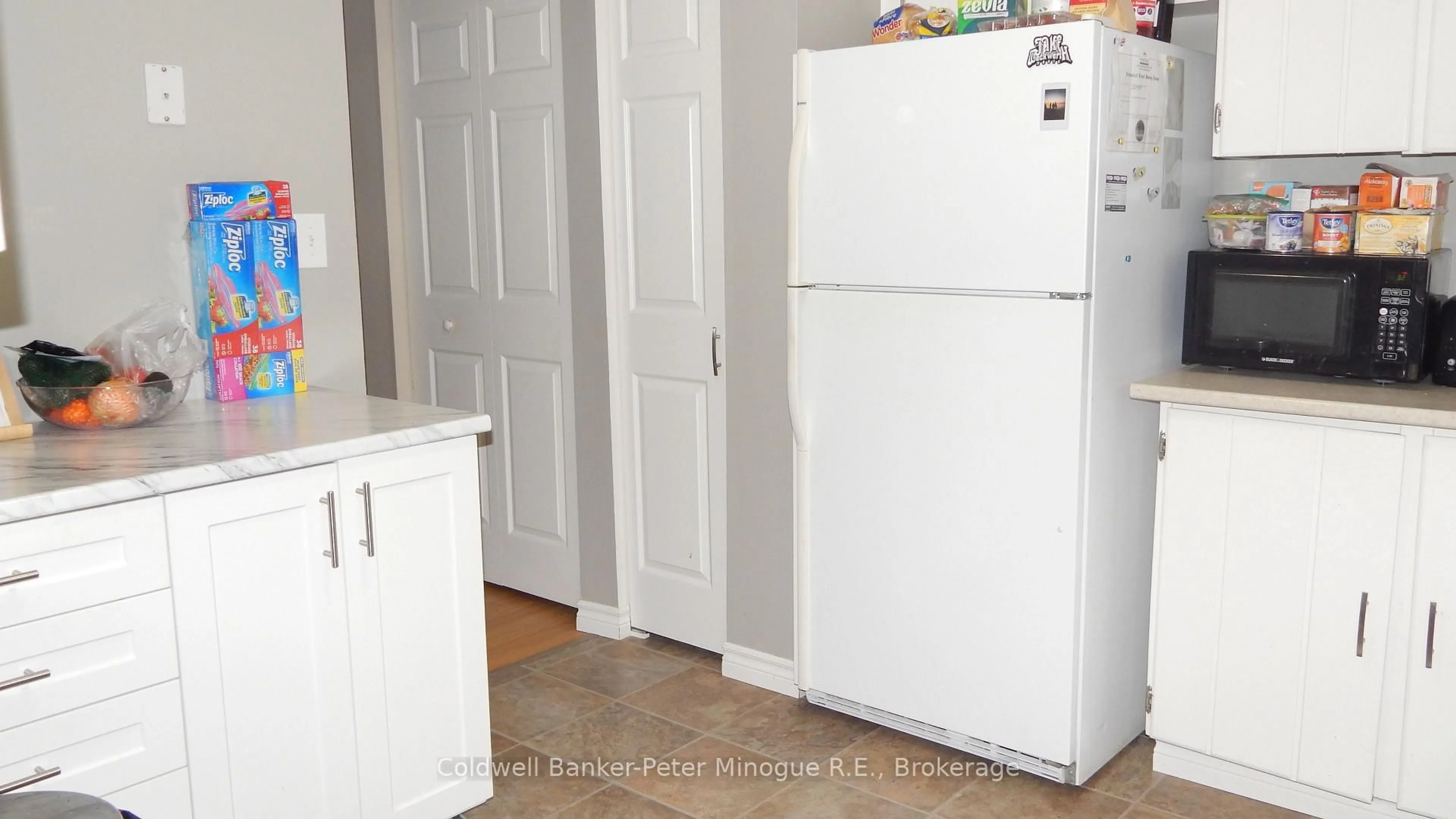 Standard kitchen, unknown for 149 Sherryl Cres, North Bay Ontario P1B 8R8