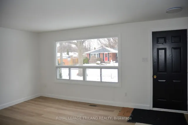 99 Cecilia Ave, London East 3
