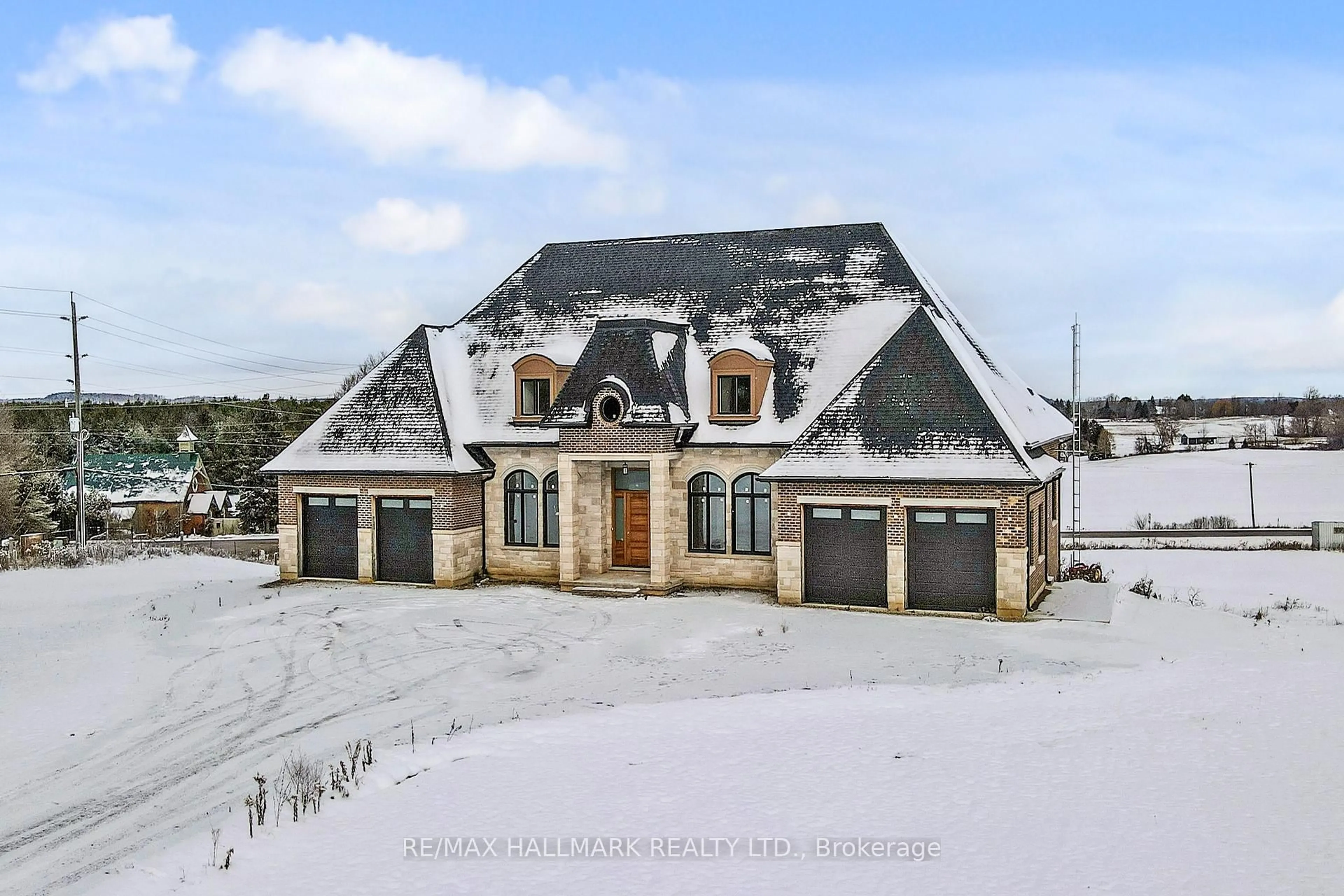 A pic from outside/outdoor area/front of a property/back of a property/a pic from drone, street for 753281 2nd Line Concession, Mono Ontario L9W 2Z1