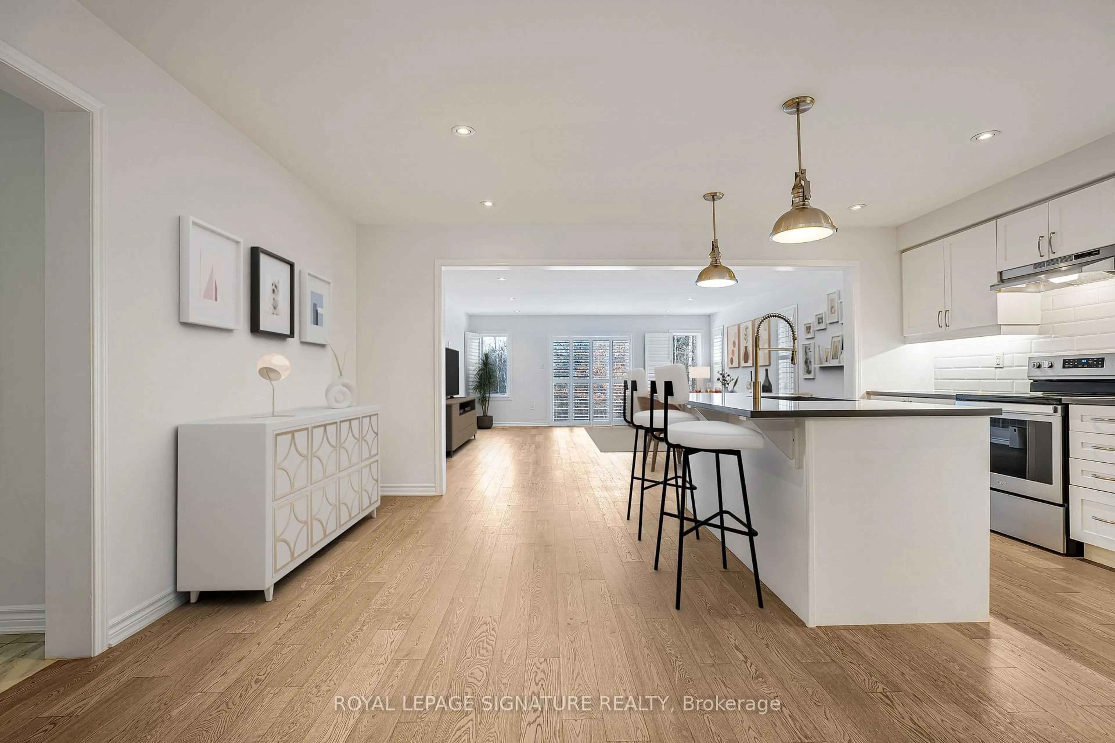 Open concept kitchen, wood/laminate floor for 72 Chambery St, Bracebridge Ontario P1L 0G2