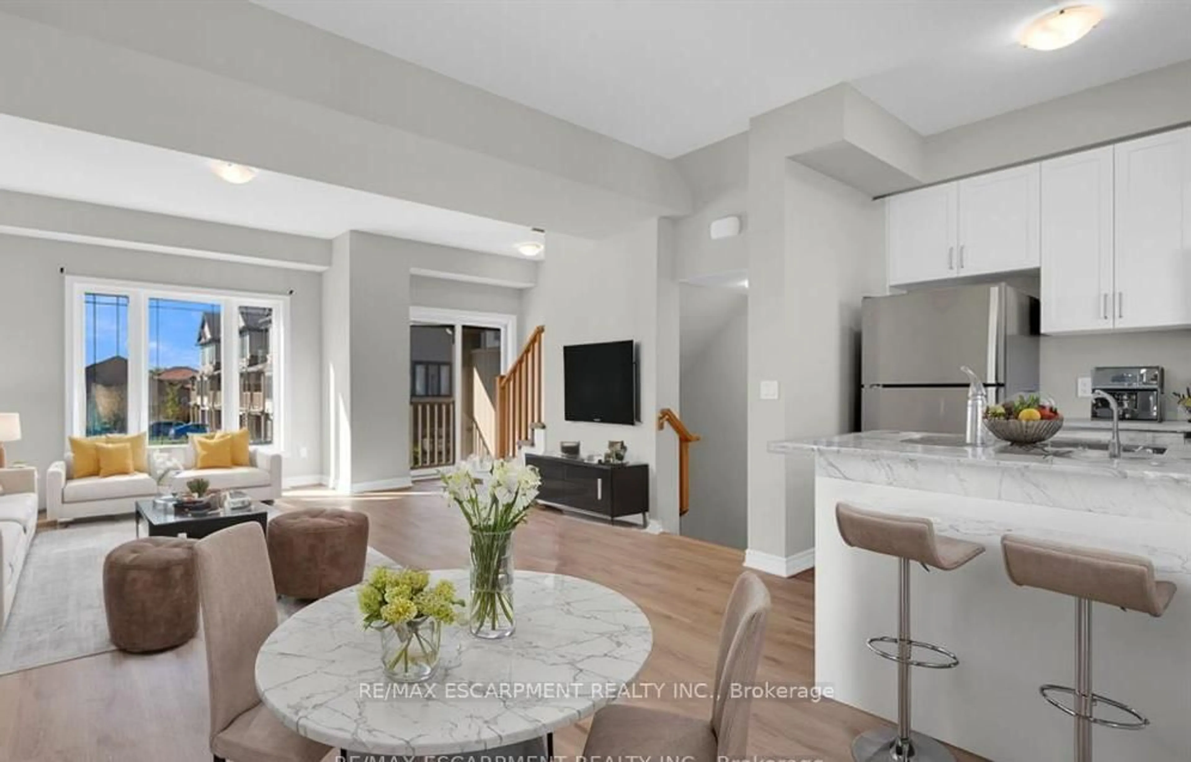 Open concept kitchen, unknown for 19 Picardy Dr #5, Hamilton Ontario L8J 0M7