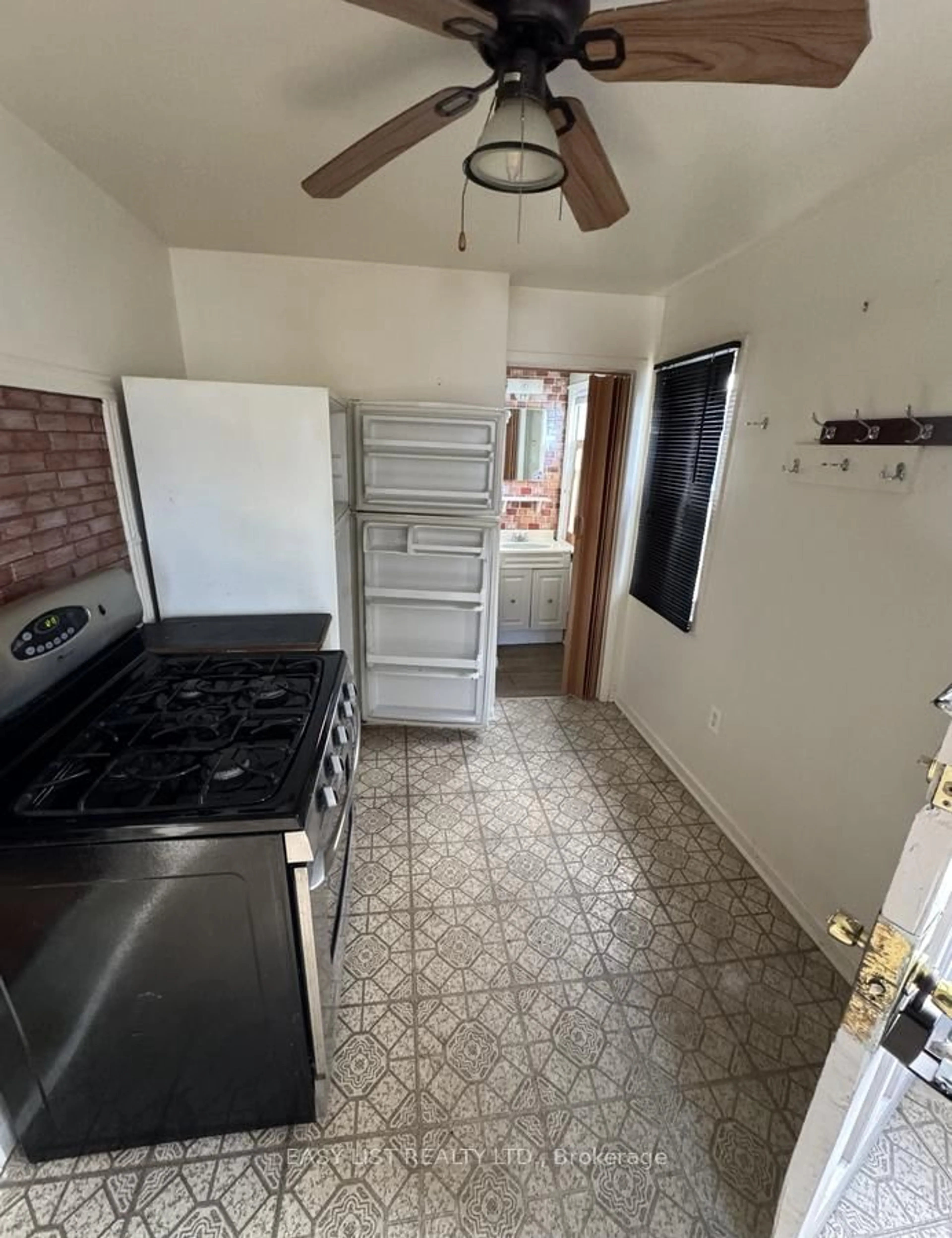 A pic of a room for 320 Lafontaine St, Chatham-Kent Ontario N8A 4H9