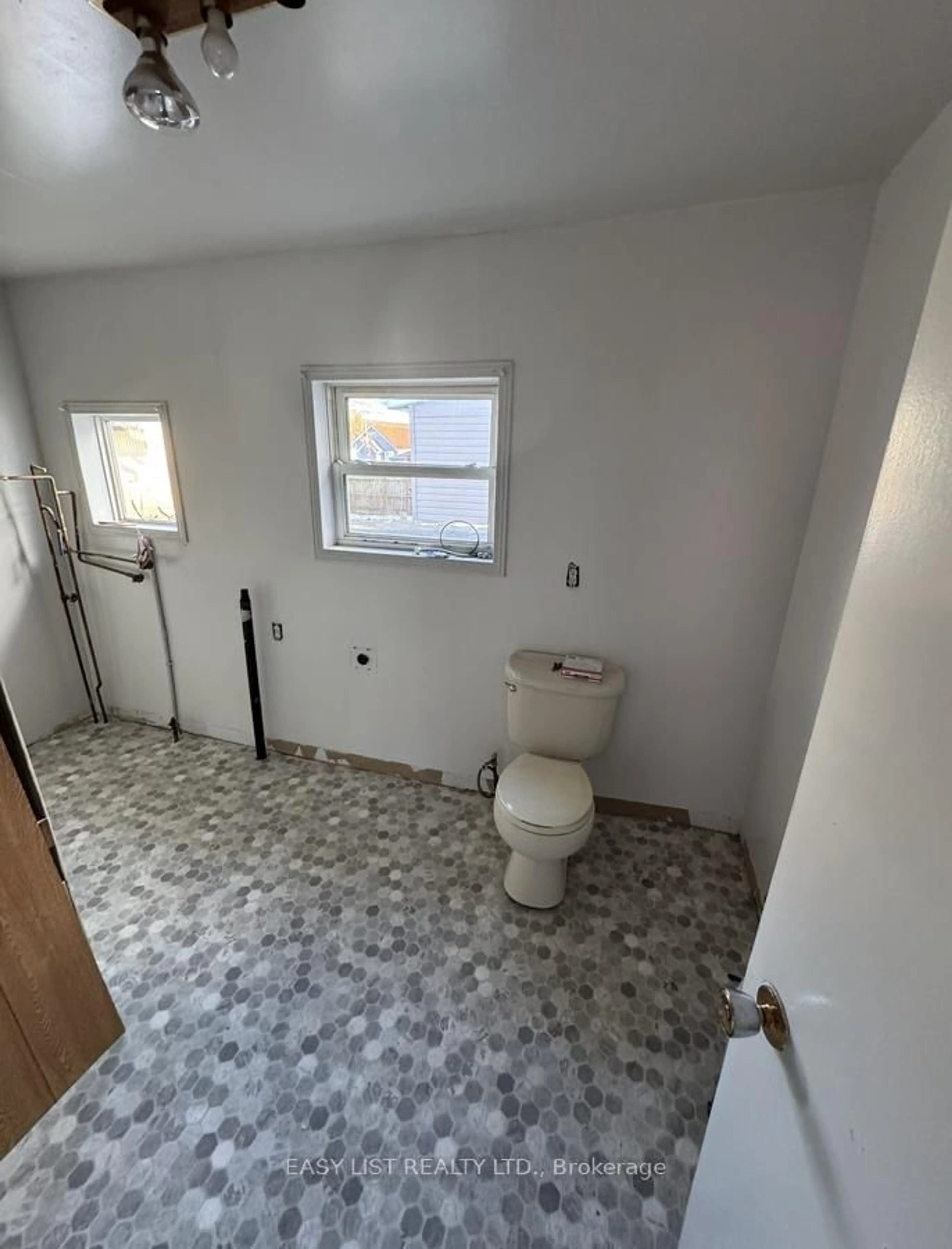 A pic of a room for 320 Lafontaine St, Chatham-Kent Ontario N8A 4H9