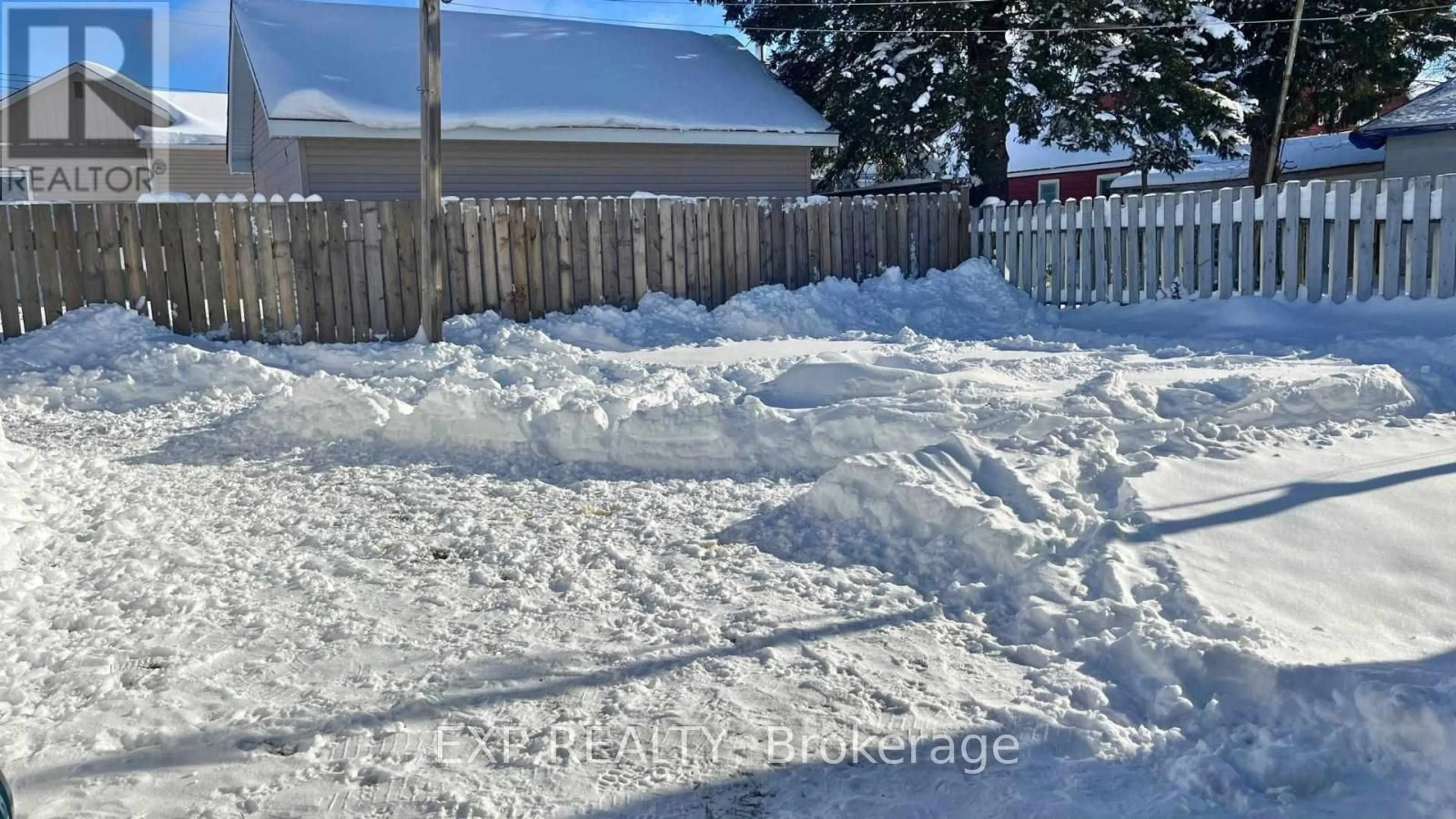 Unknown for 17 Third Ave, Wawa Ontario P0S 1K0