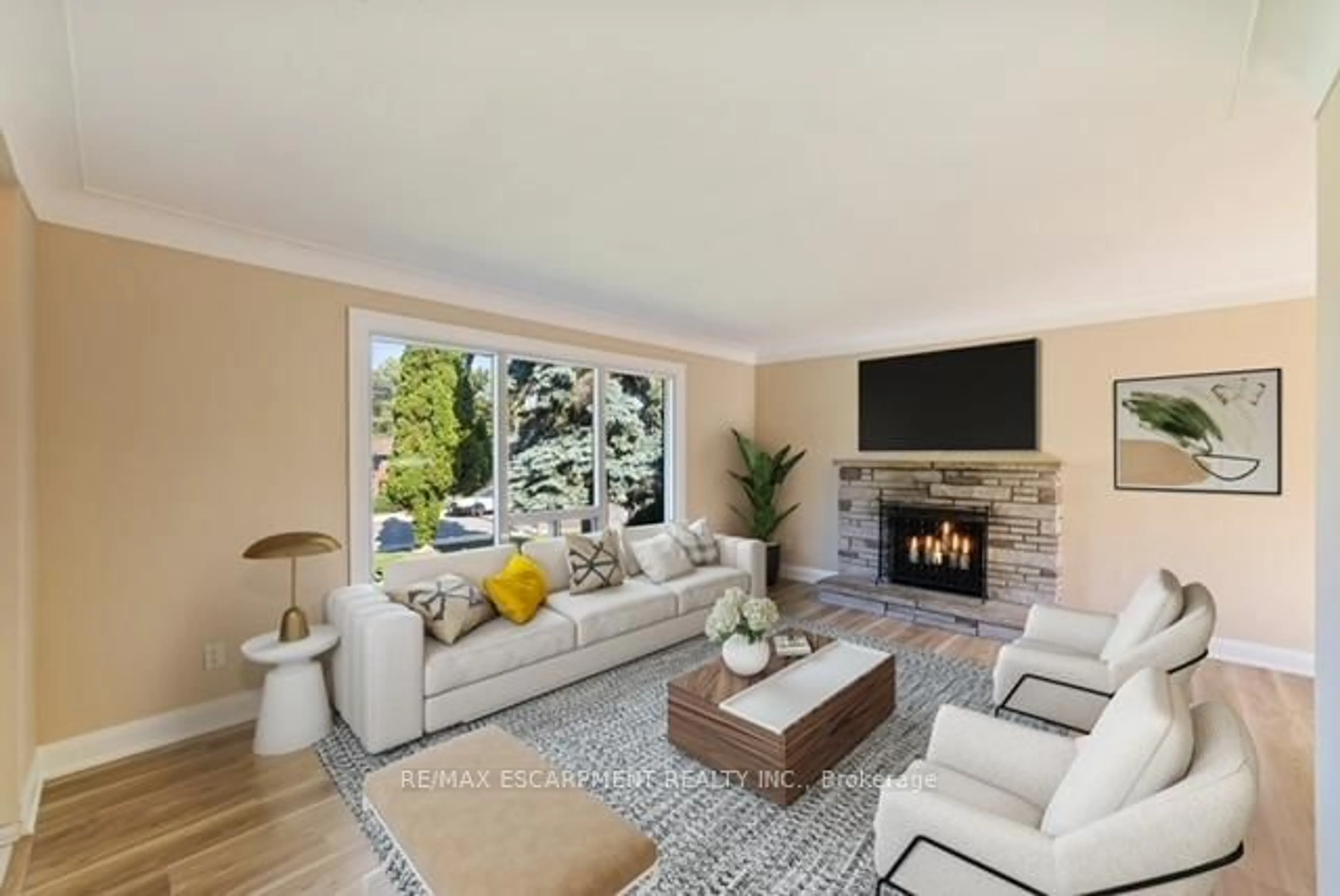 Living room with furniture, unknown for 131 Sanatorium Rd, Hamilton Ontario L9C 1Y9