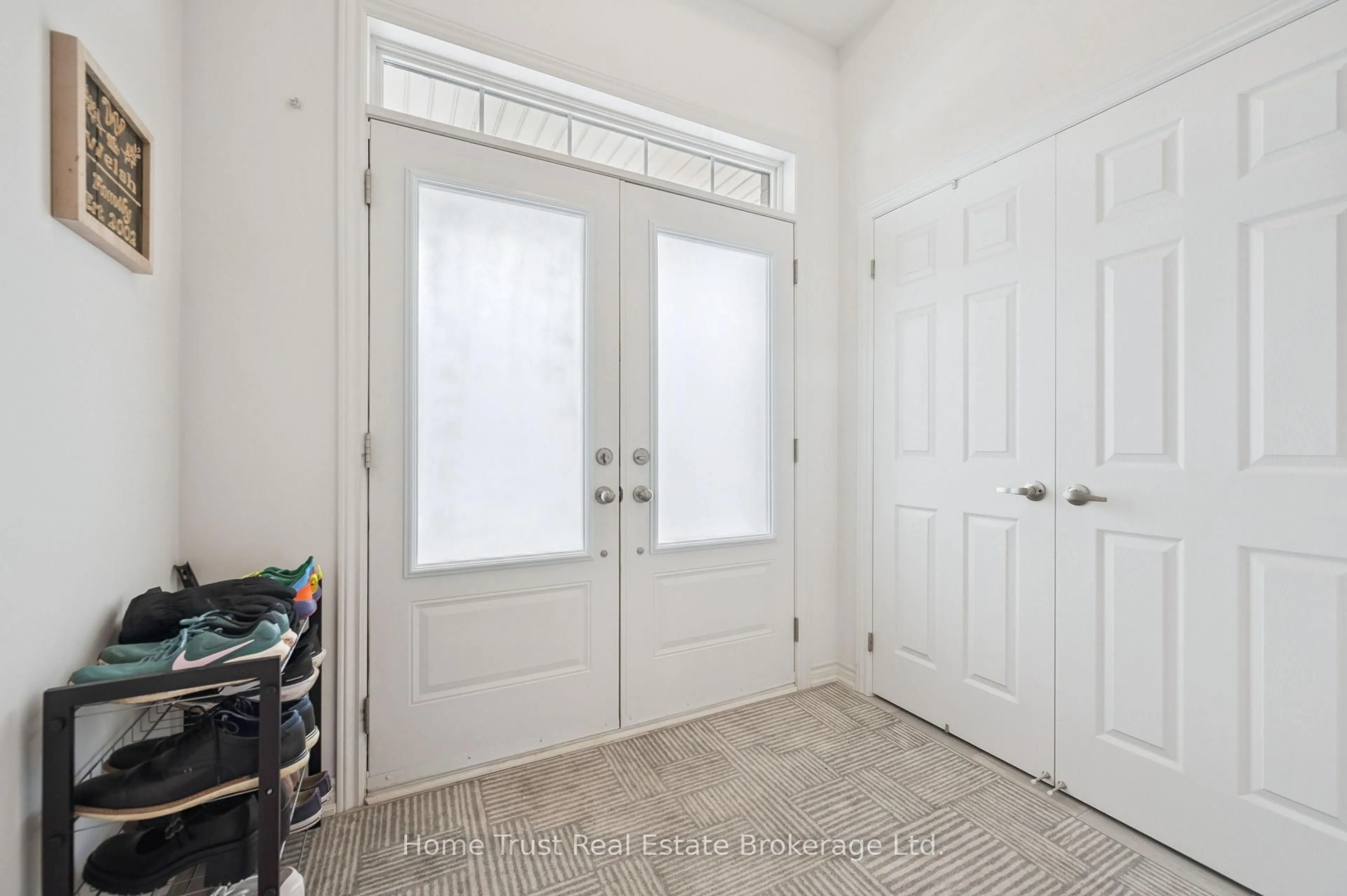 Indoor entryway for 51 Harpin Way, Centre Wellington Ontario N1M 2W3
