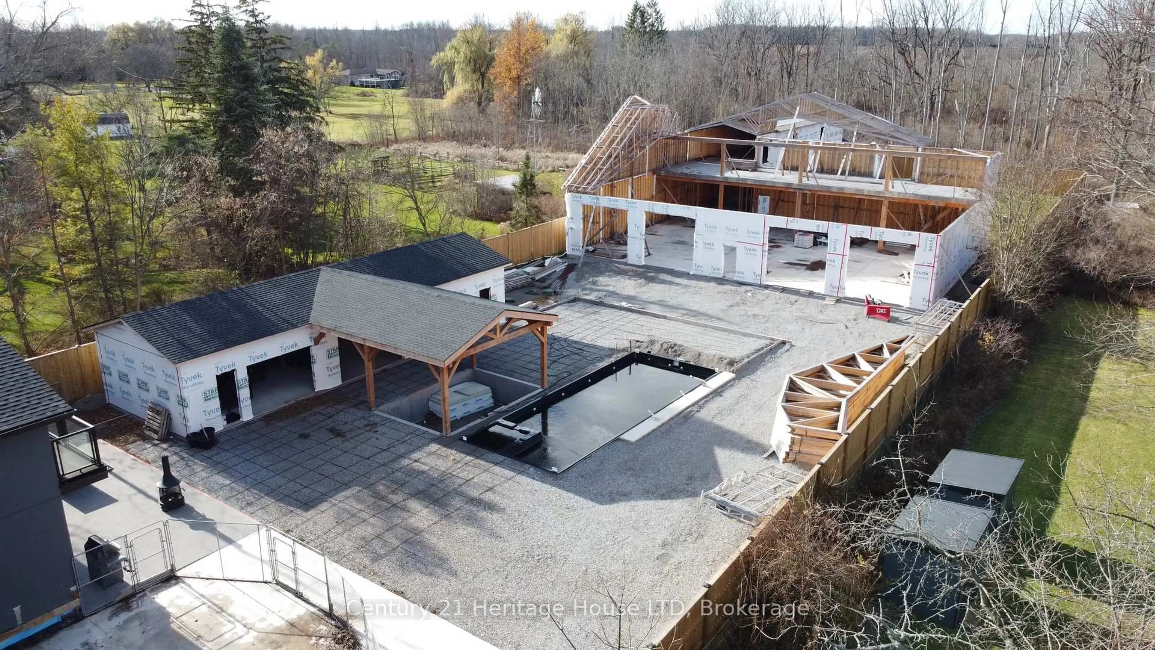 A pic from outside/outdoor area/front of a property/back of a property/a pic from drone, water/lake/river/ocean view for 9785 Niagara River Pkwy, Niagara Falls Ontario L2E 6S6