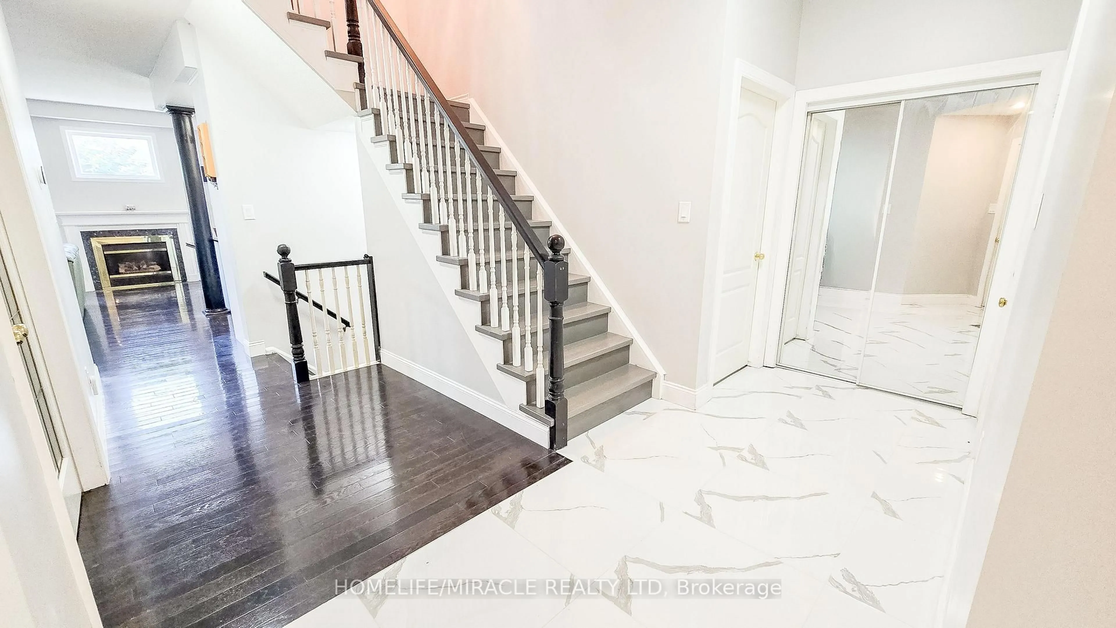 Stairs for 22 Rockwood Rd, Kitchener Ontario N2E 3S5