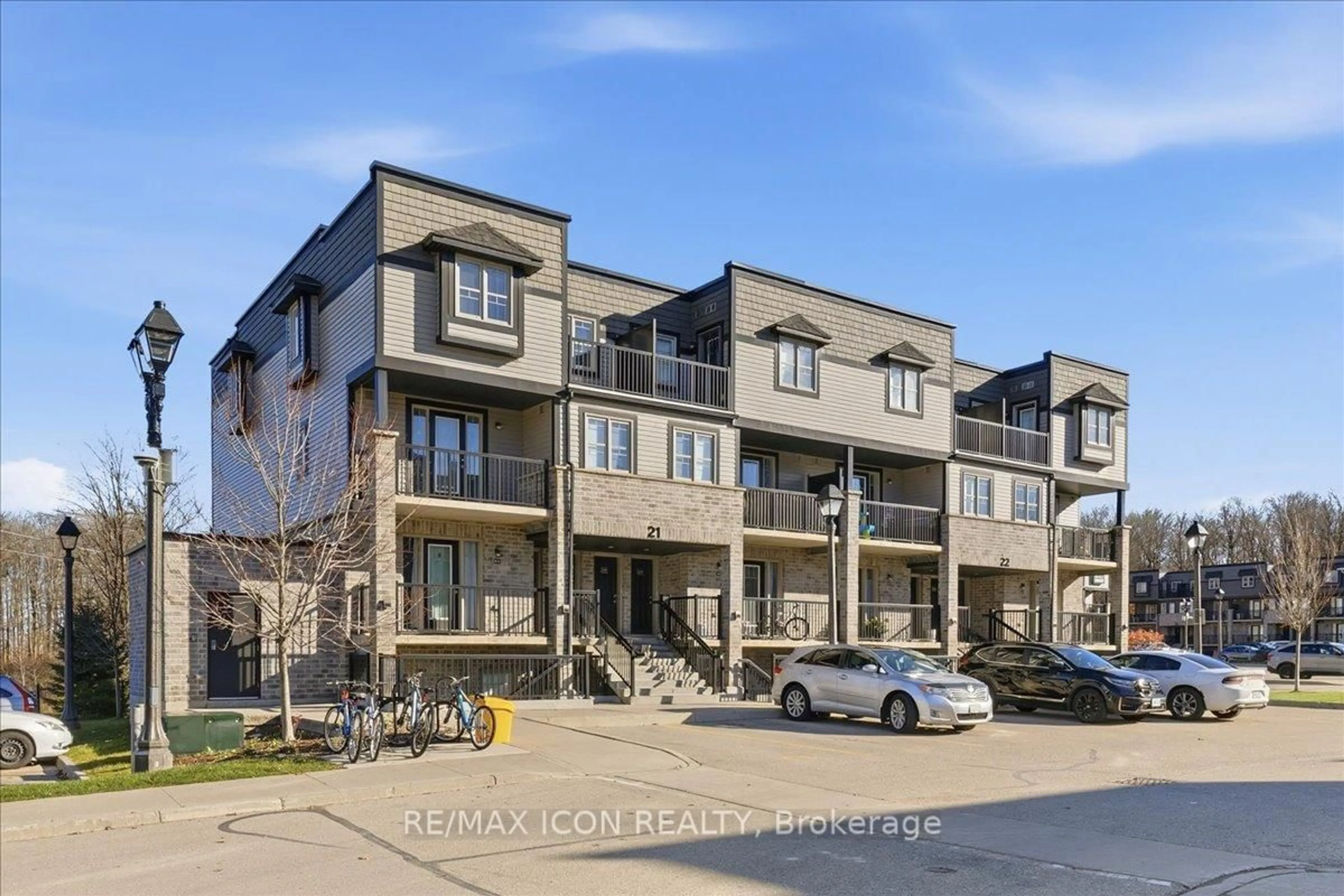 Unknown for 1989 Ottawa St #21D, Kitchener Ontario N2E 0G7