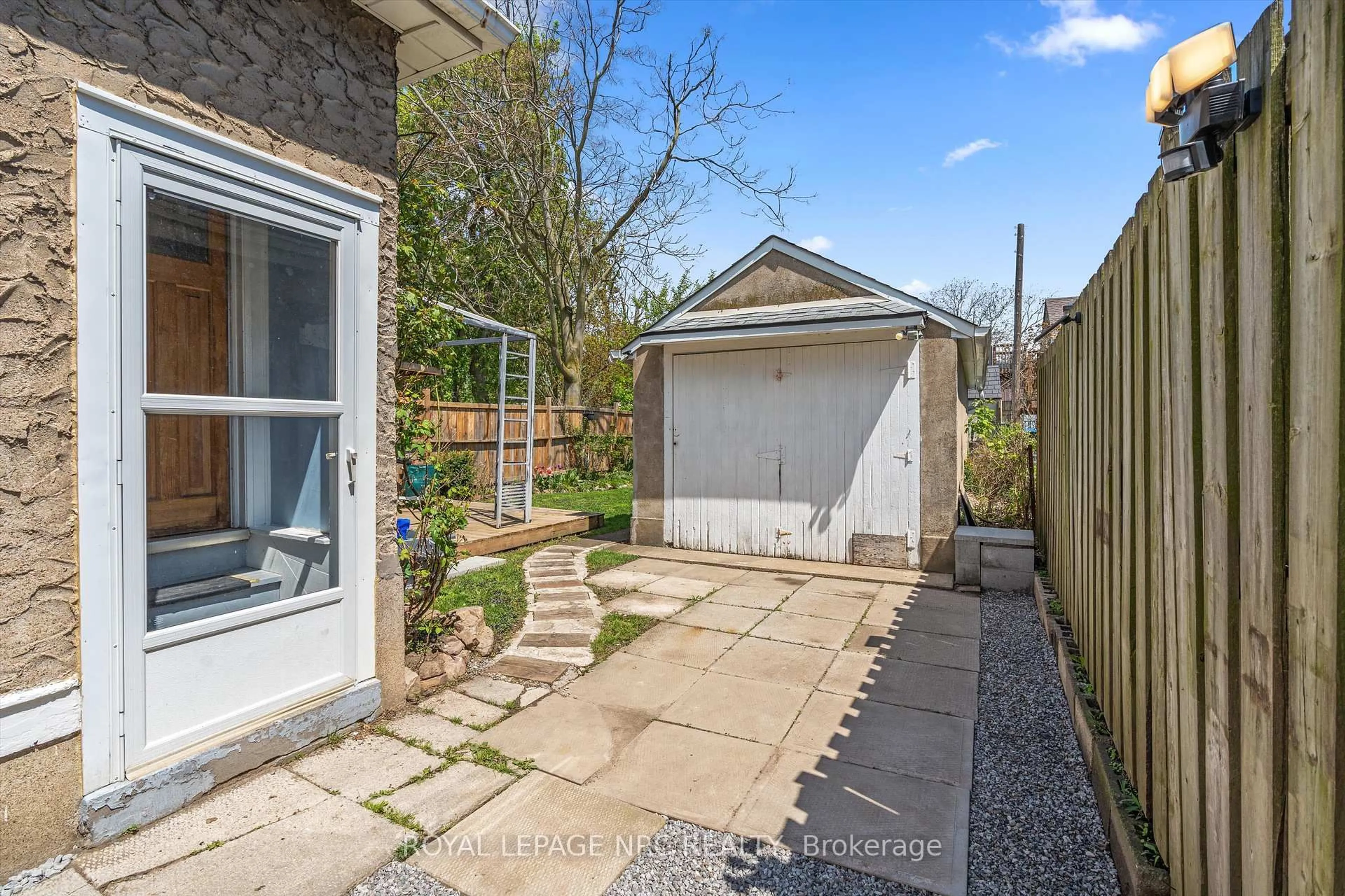 A pic from outside/outdoor area/front of a property/back of a property/a pic from drone, street for 64 Haynes Ave, St. Catharines Ontario L2R 3Z3