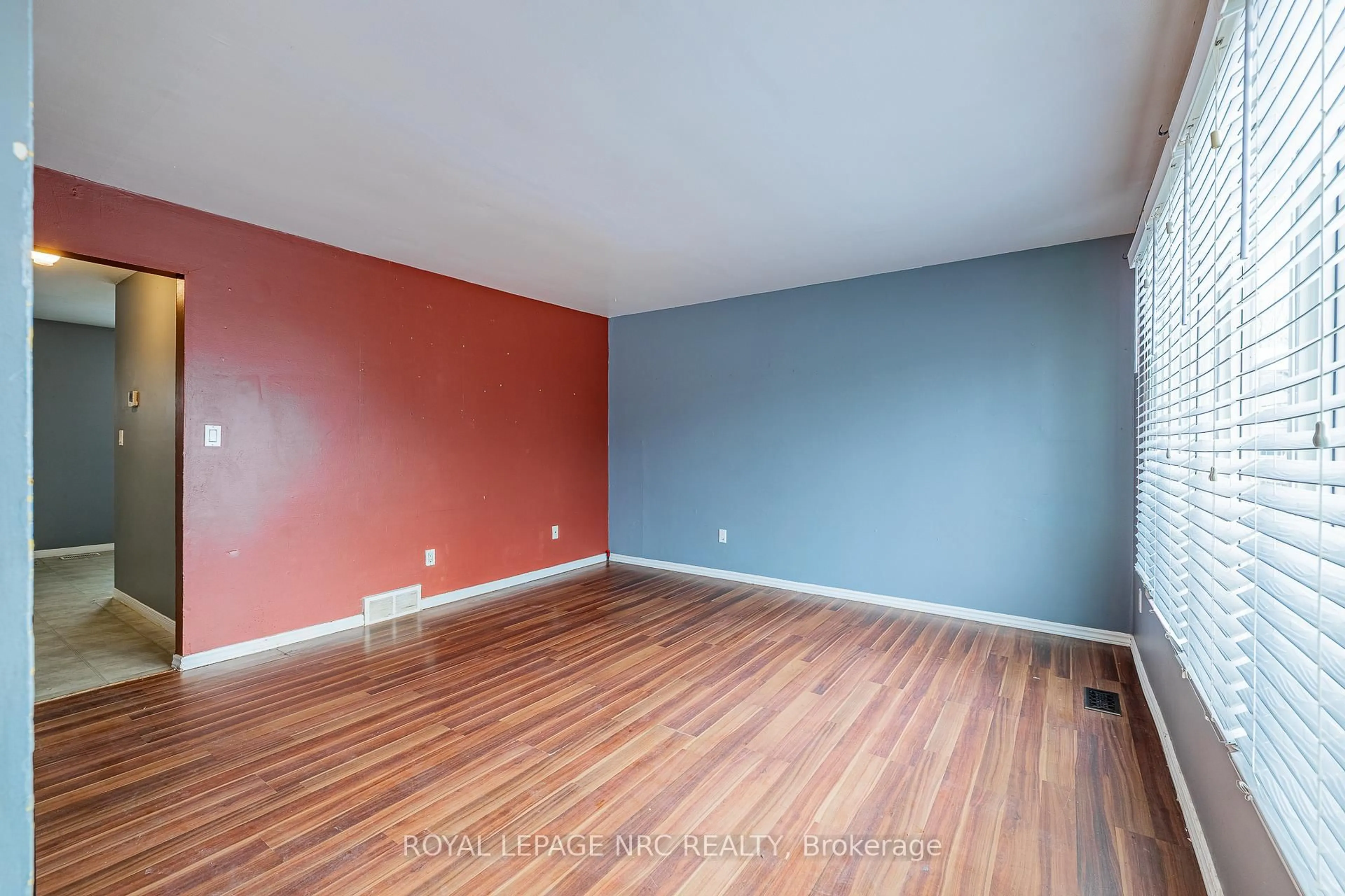 A pic of a room for 4215 Meadowvale Dr #39, Niagara Falls Ontario L2E 5W8