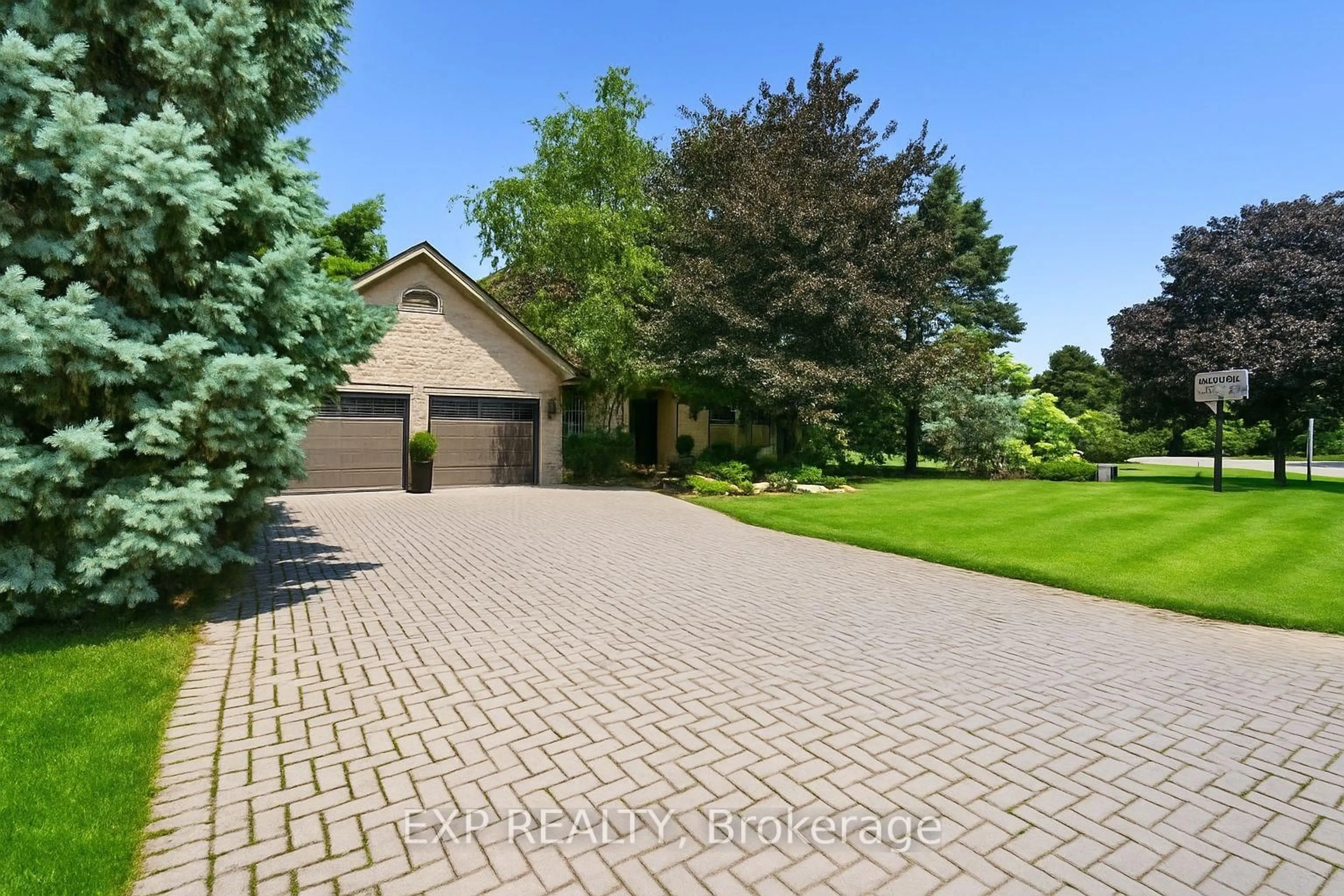 Home with brick exterior material, street for 3914 Carolynn Crt, Lincoln Ontario L0R 2C0