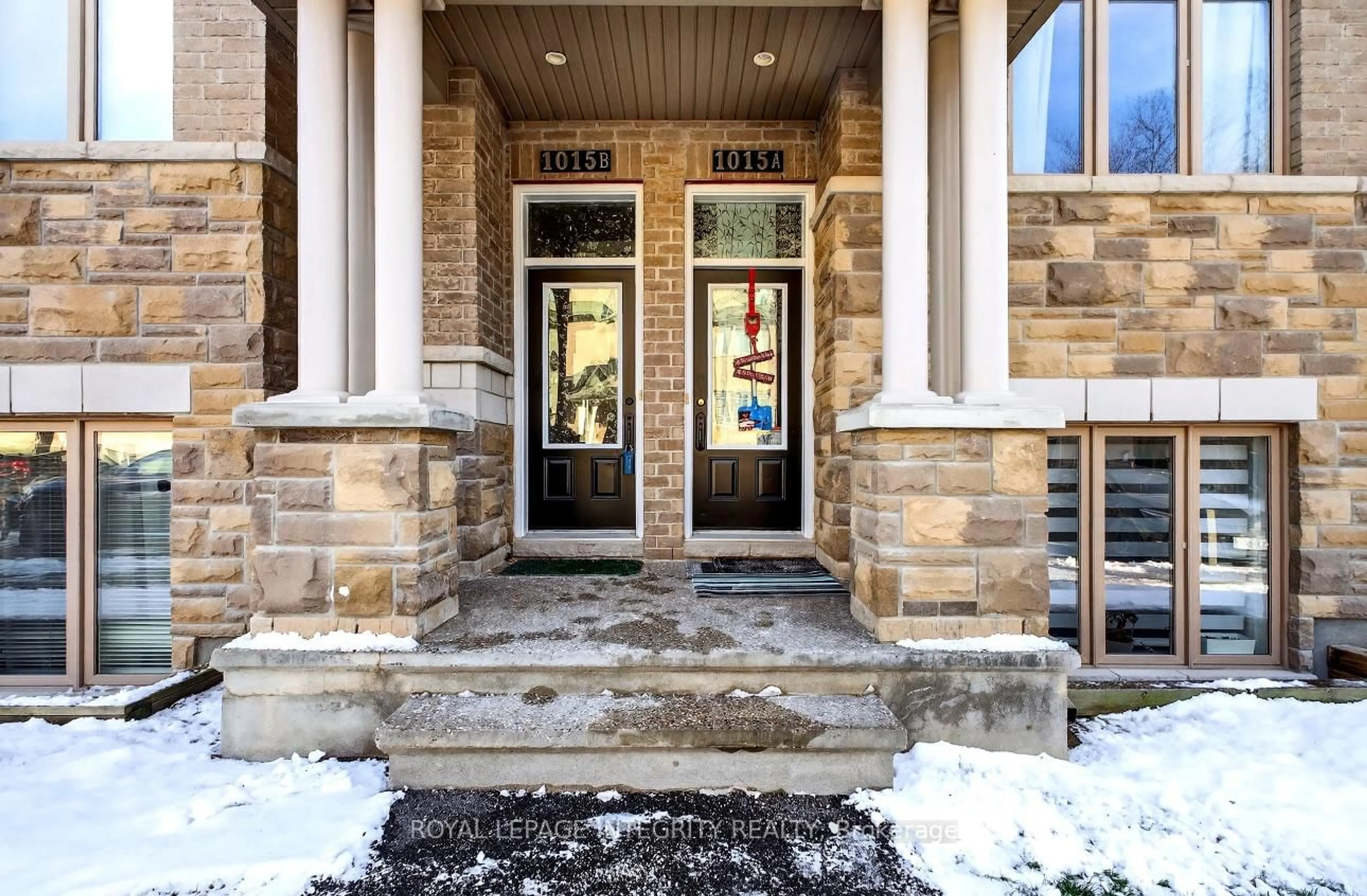 Indoor entryway for 1015 Beryl Private #B, Ottawa Ontario K1V 2M4