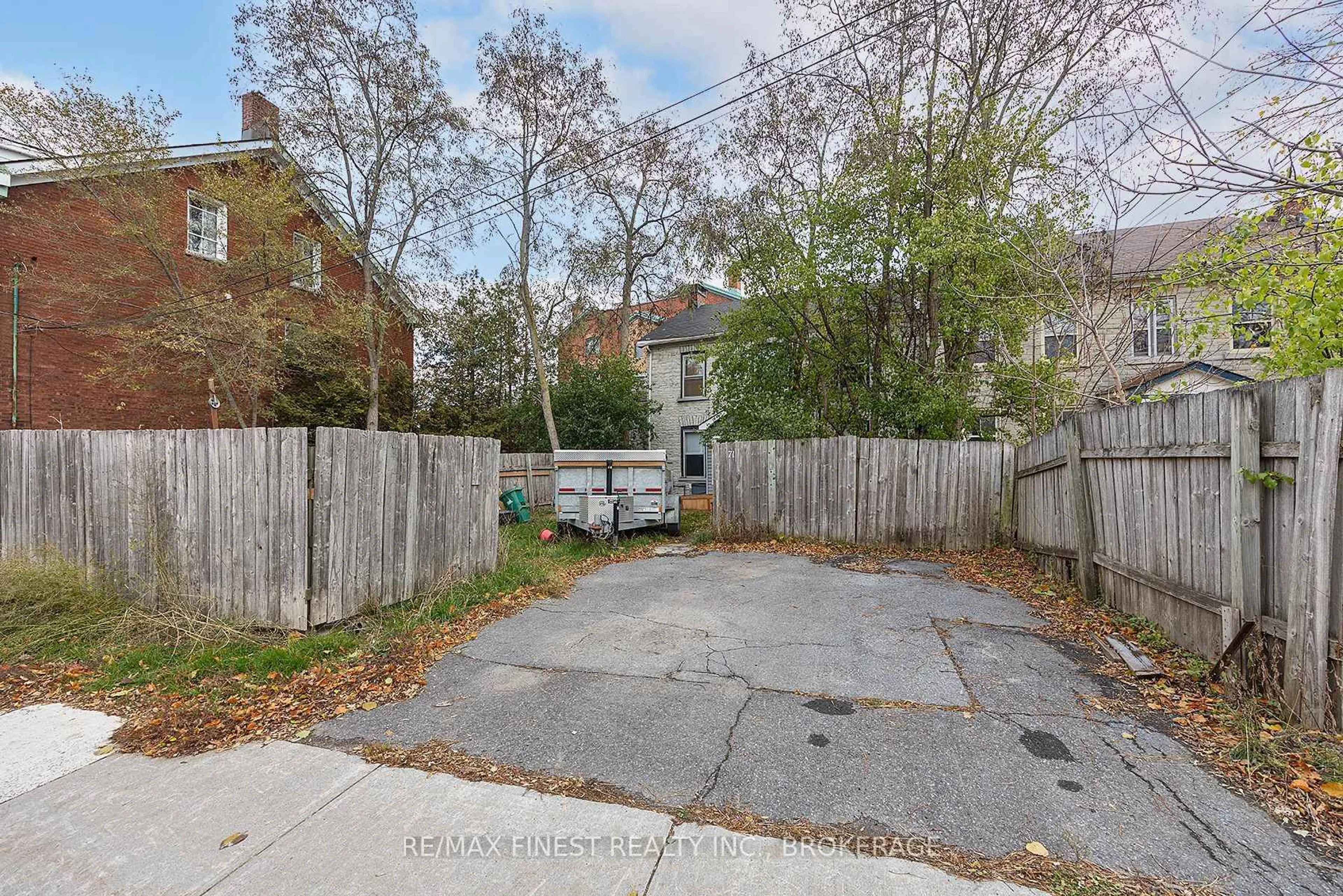 Patio, street for 71 Rideau St, Kingston Ontario K7K 2Z8