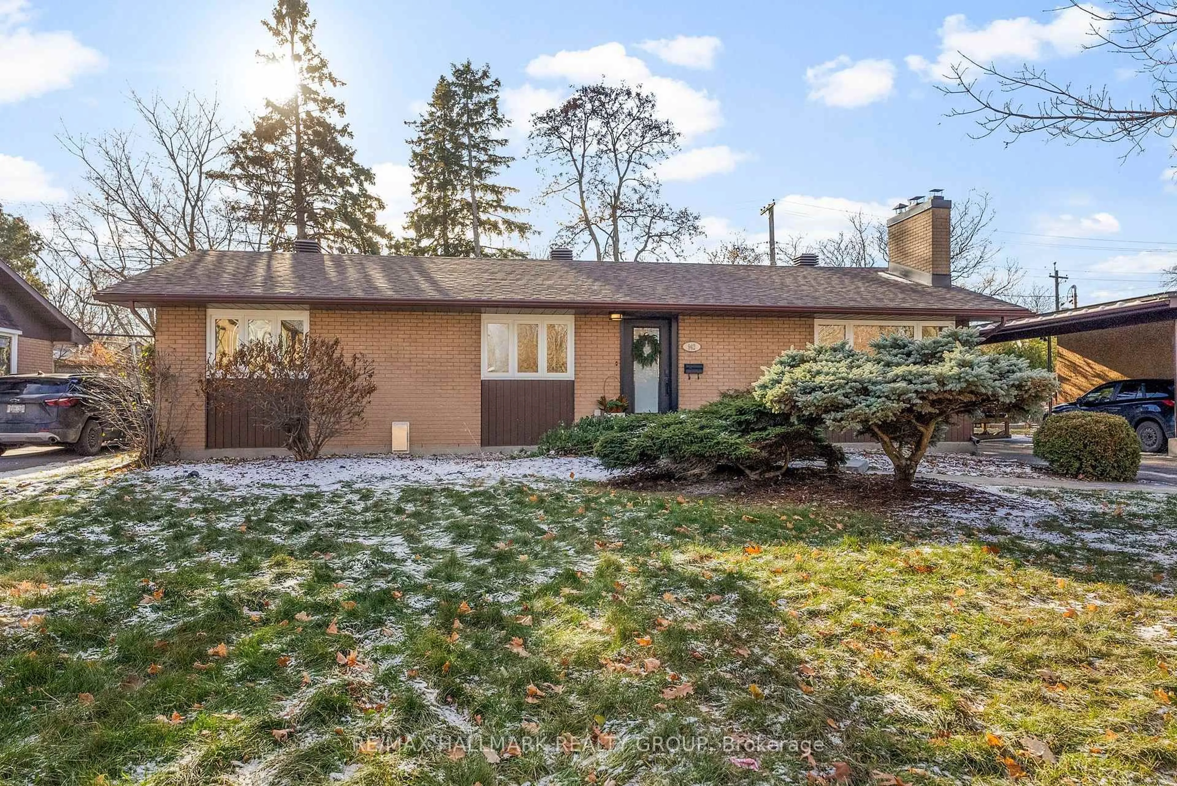 Unknown for 942 Elsett Dr, Ottawa Ontario K1G 2S9