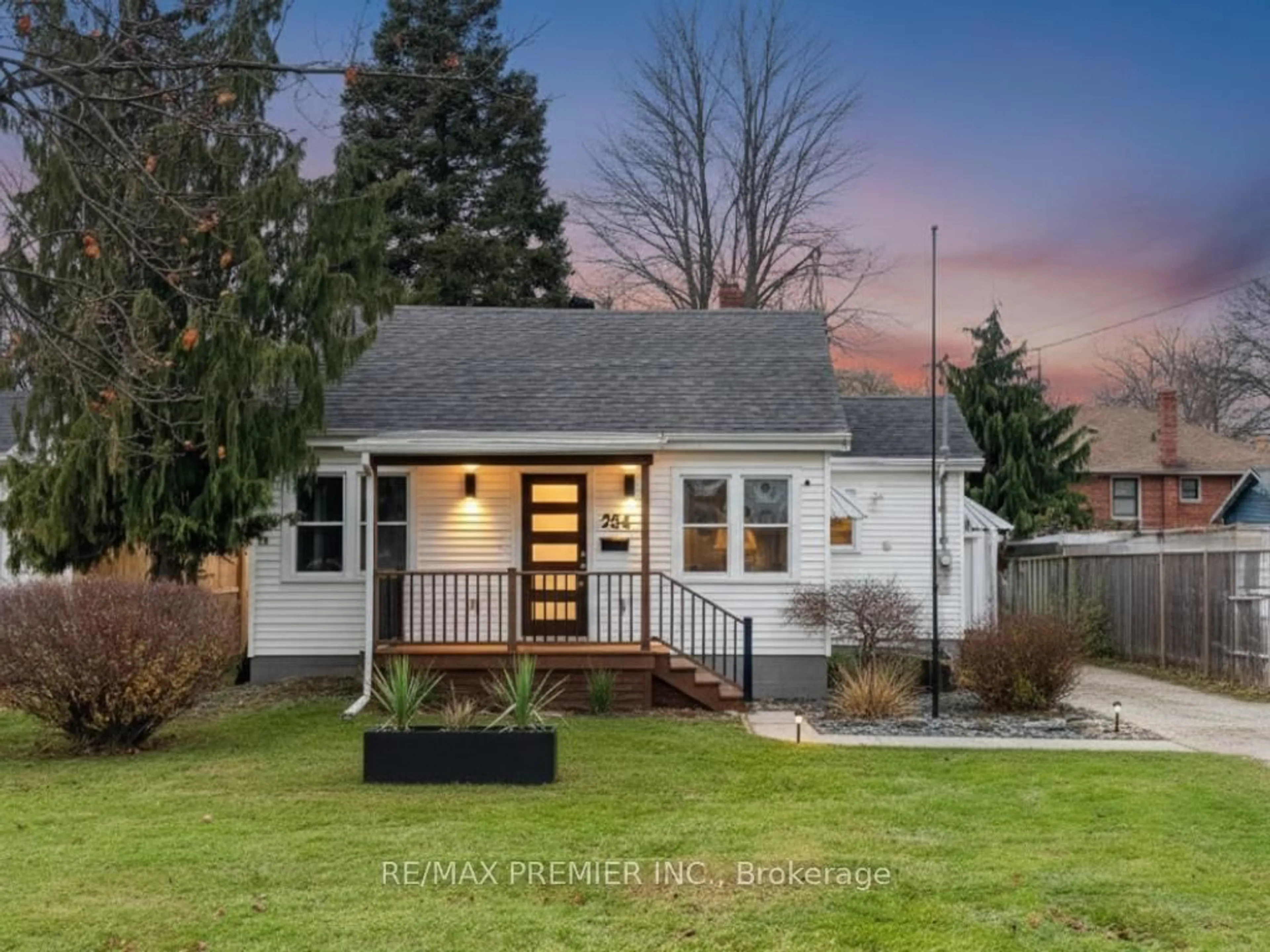 Home with vinyl exterior material, street for 264 Delaware Ave, Chatham-Kent Ontario N7L 2W6